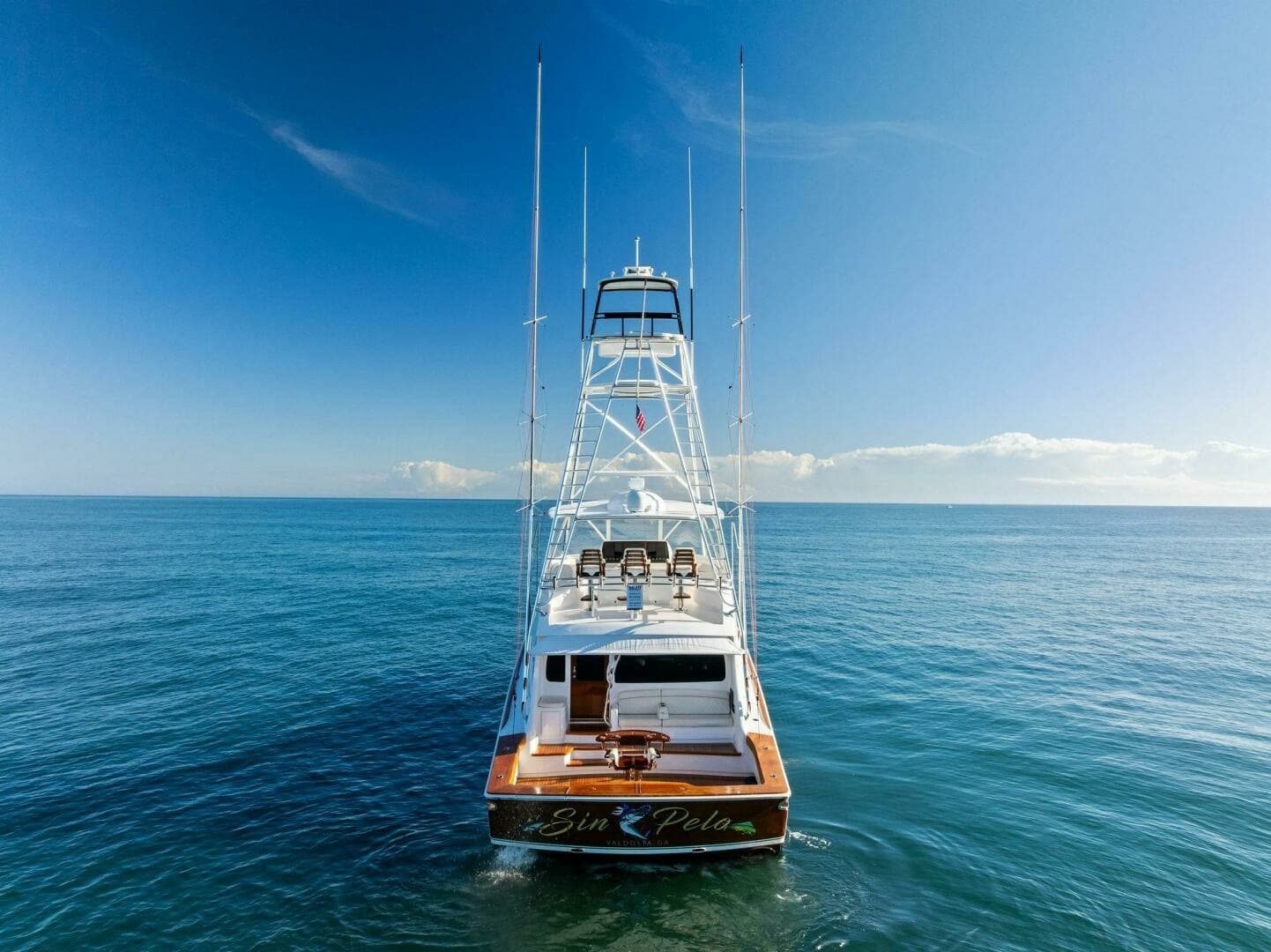 2023 Viking 64 Convertible- SIN PELO- Transom