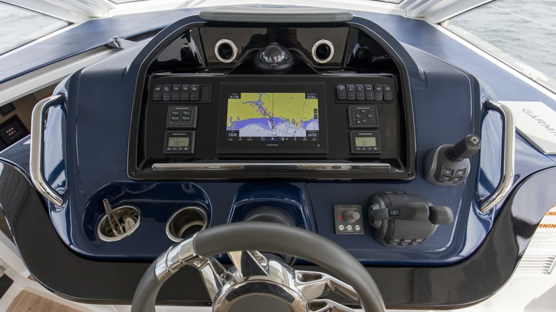 2022 Beneteau 41 Grand Turismo War Downs Eagle Helm (2)