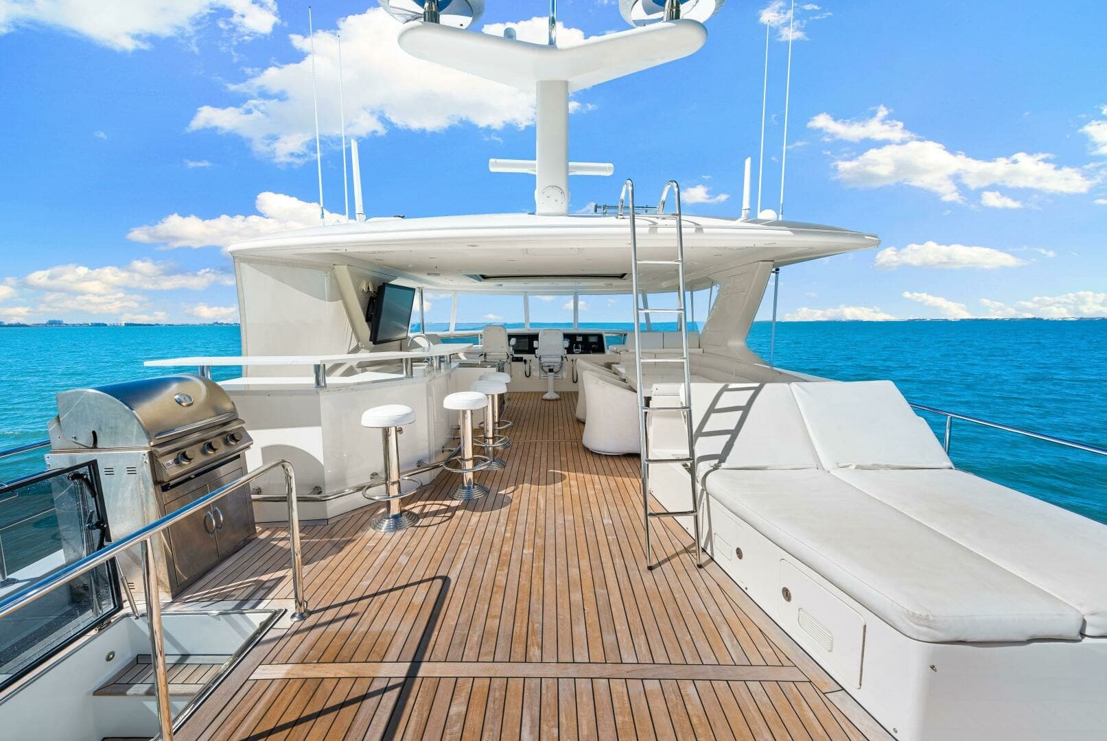2010 83 Ocean Alexander Motor Yacht 'Relentless'