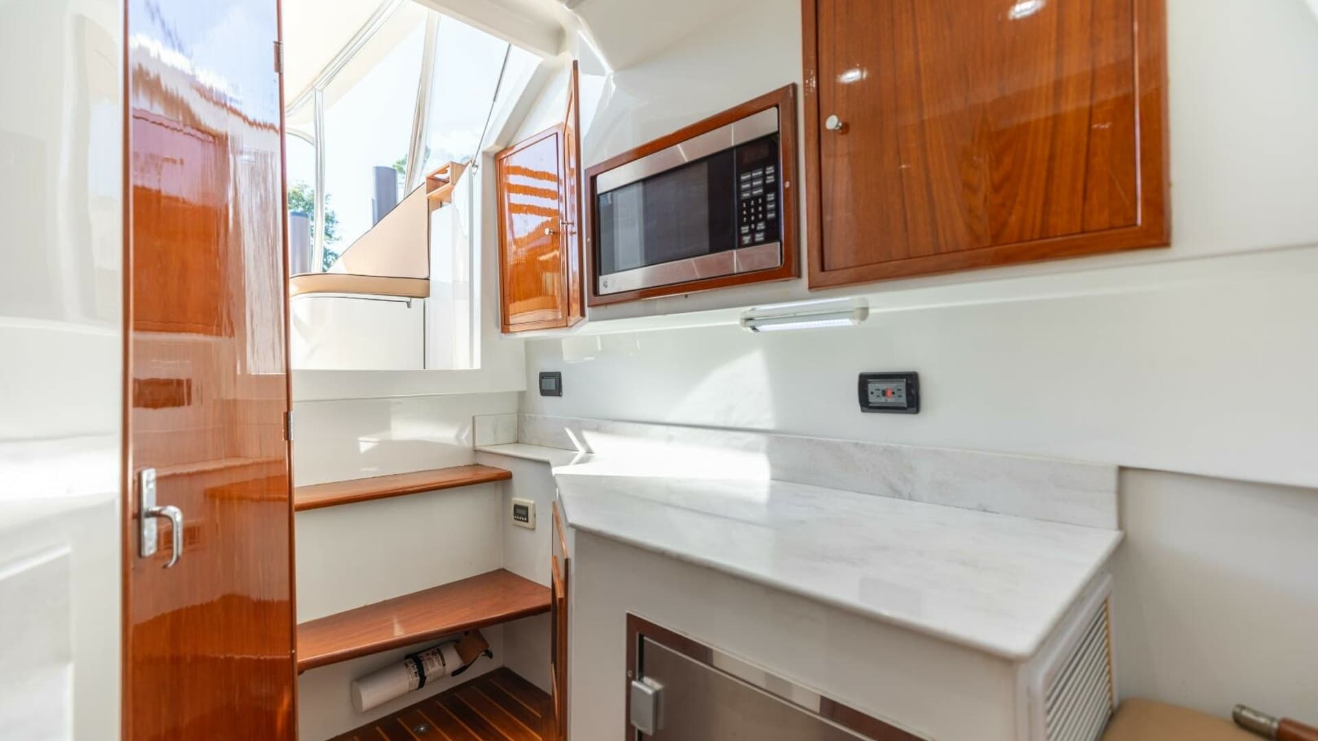 2014 Release 34 Walkaround-Galley