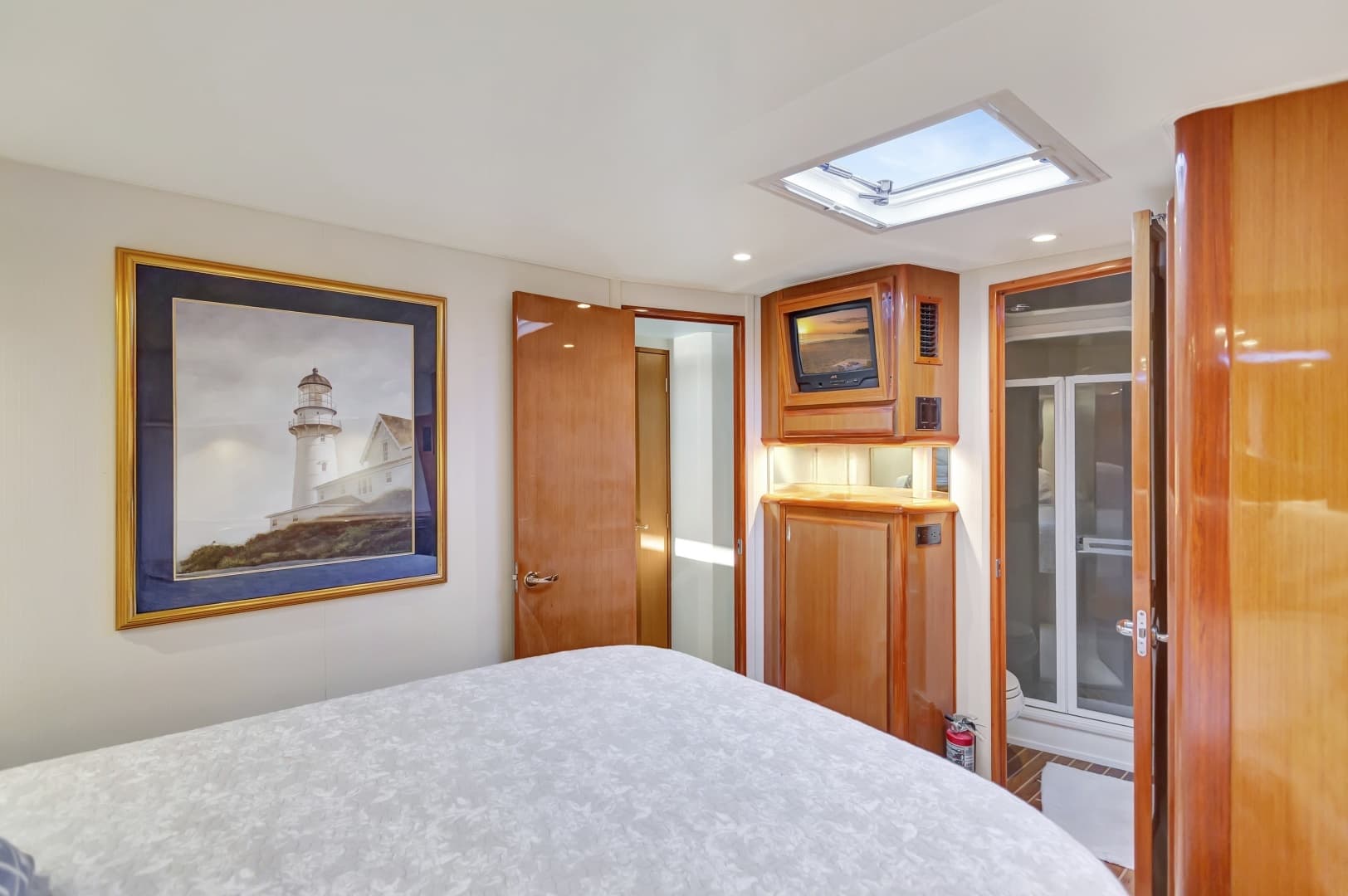Viking 5- Lady S - Interior Stateroom