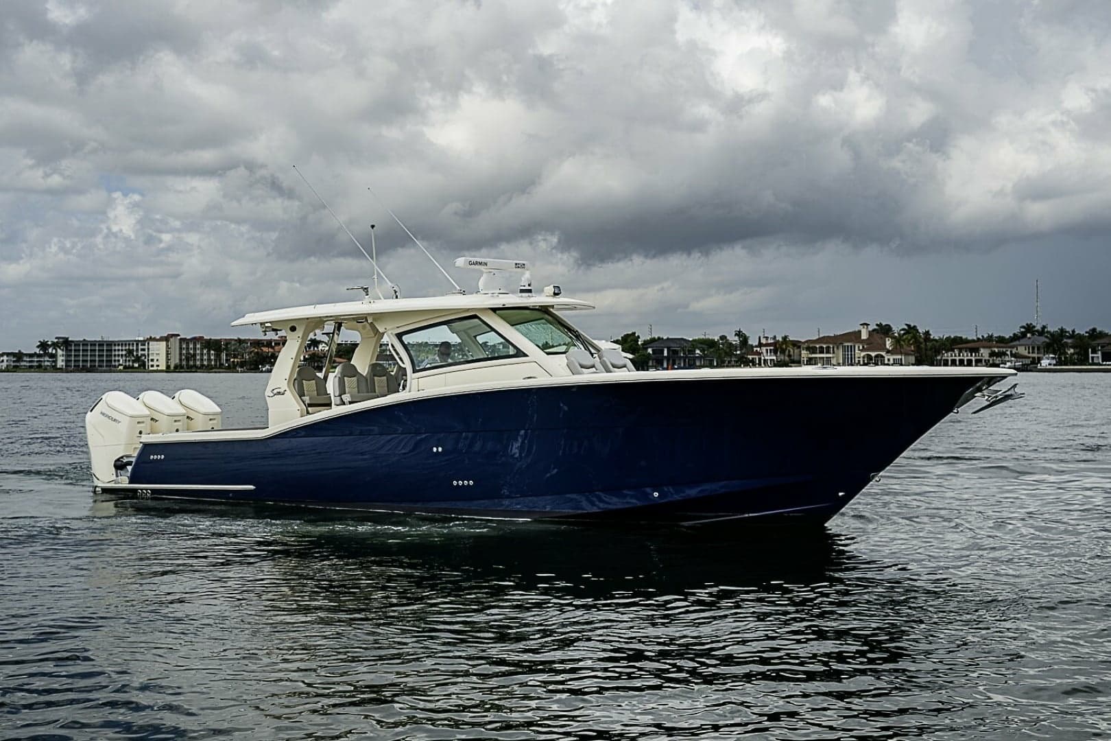 Scout 42 Maizey Blue - Exterior Profile
