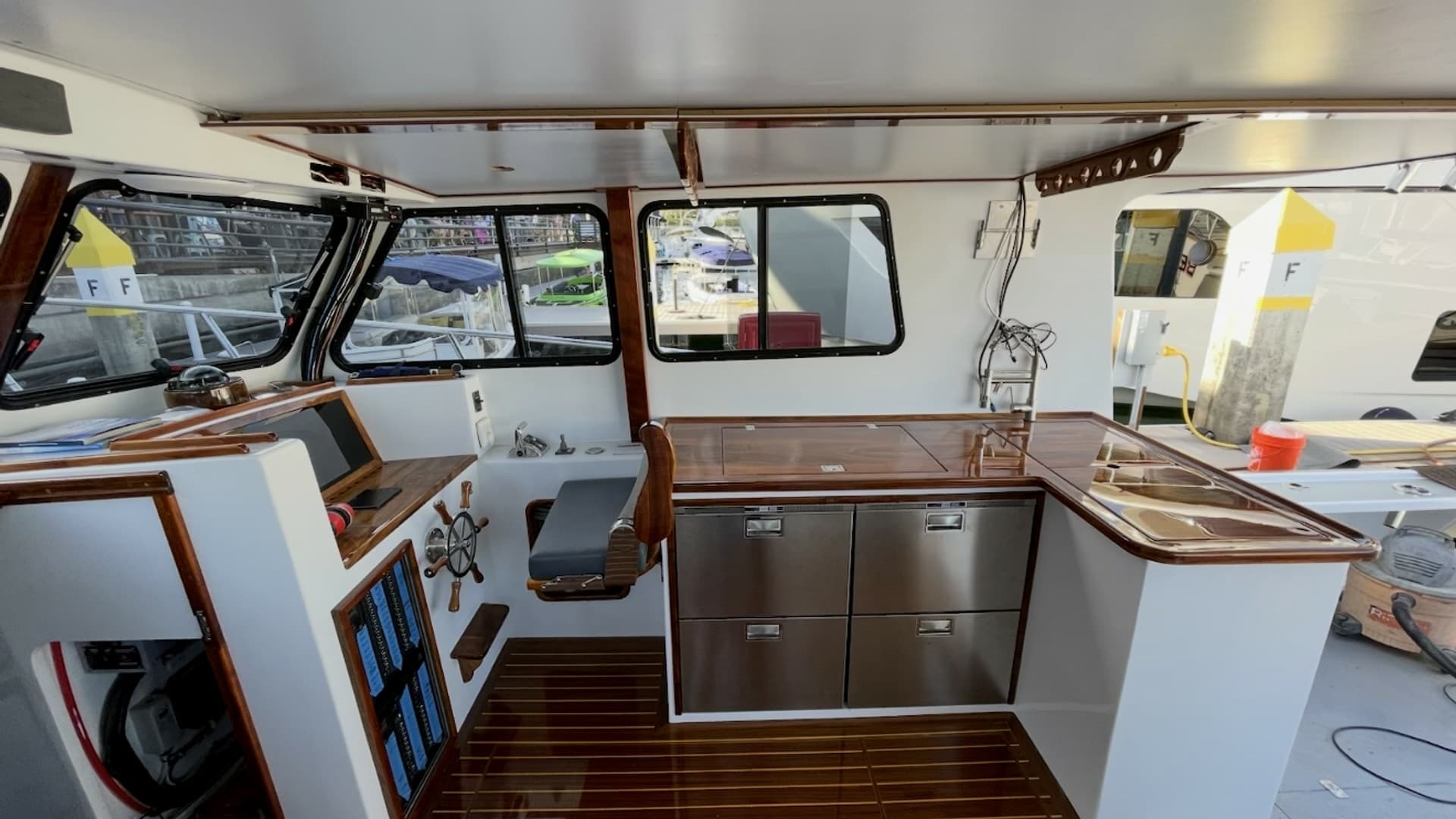 2019 Donelle 35 Flybridge Sportfish "BEAR FLAG 3.0" - Helm and Galley Area