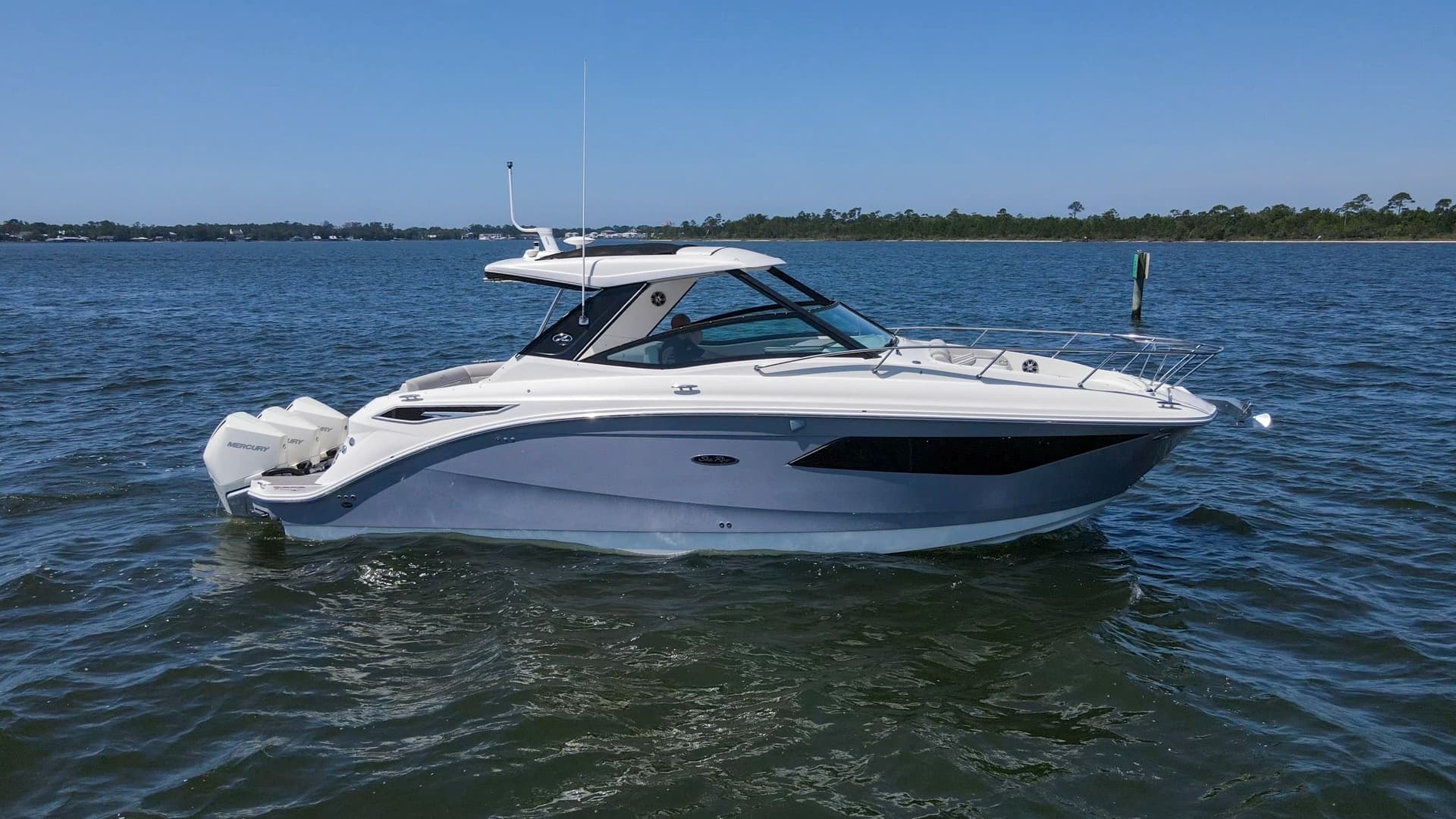 2022 32 Sea Ray 320 Sundancer OB Raya Sunshine Exterior Profiles (13)