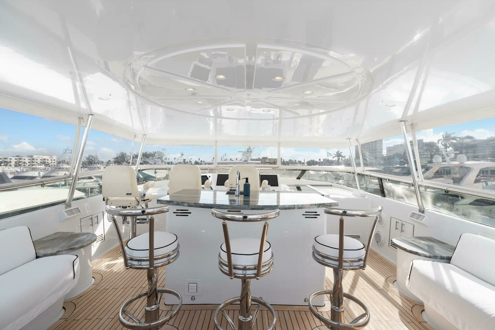 Hatteras 100 MAGIC - Flybridge