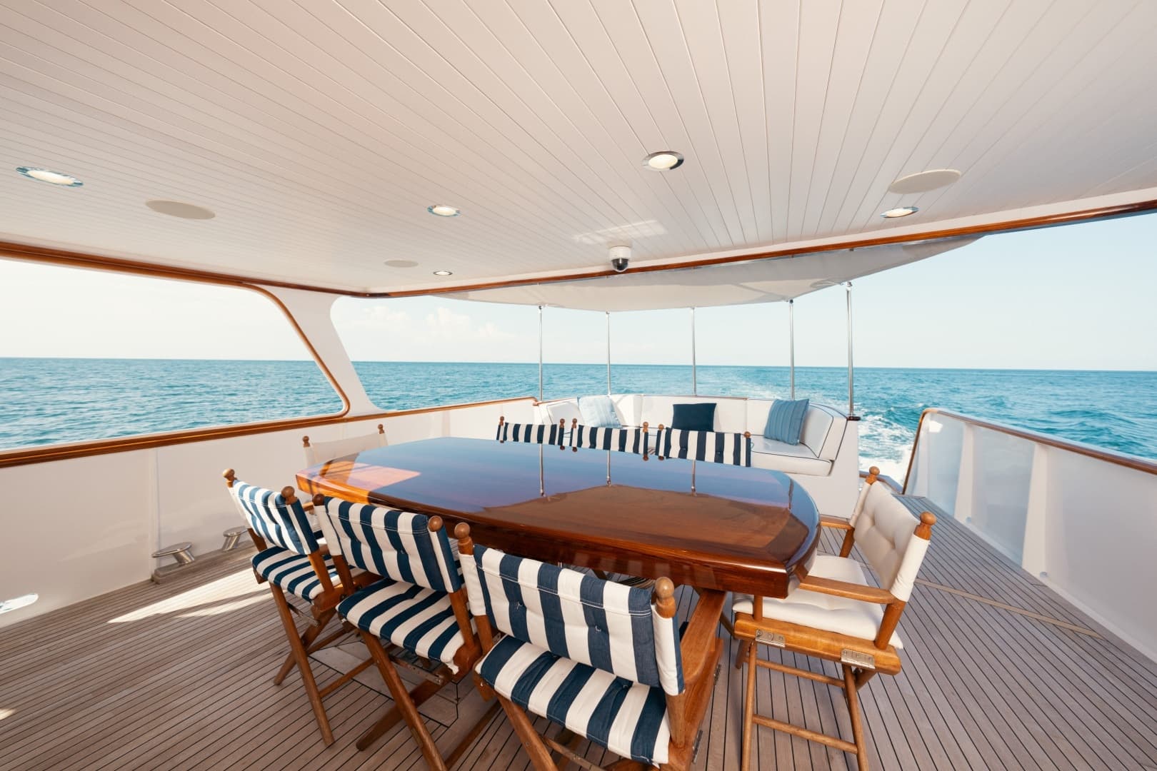 1971 Feadship 101 Top Deck Dining