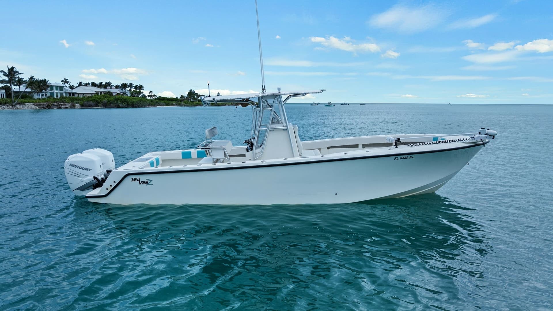 Side Profile of 2015 SeaVee 320Z