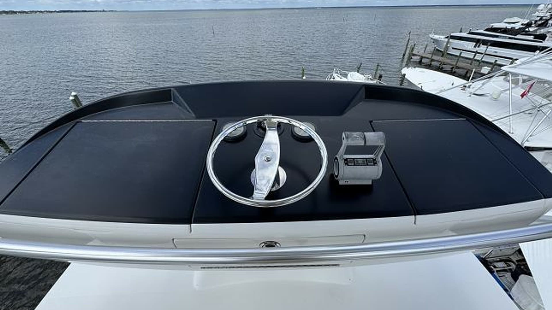 2007 74 Viking 74 Enclosed Bridge Never Settle - Tower Console