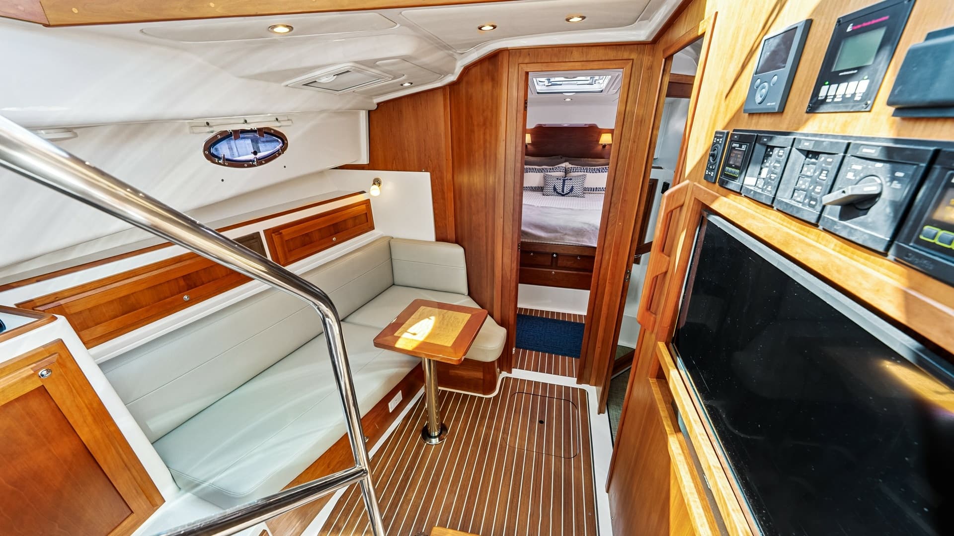Salon and Galley Overview