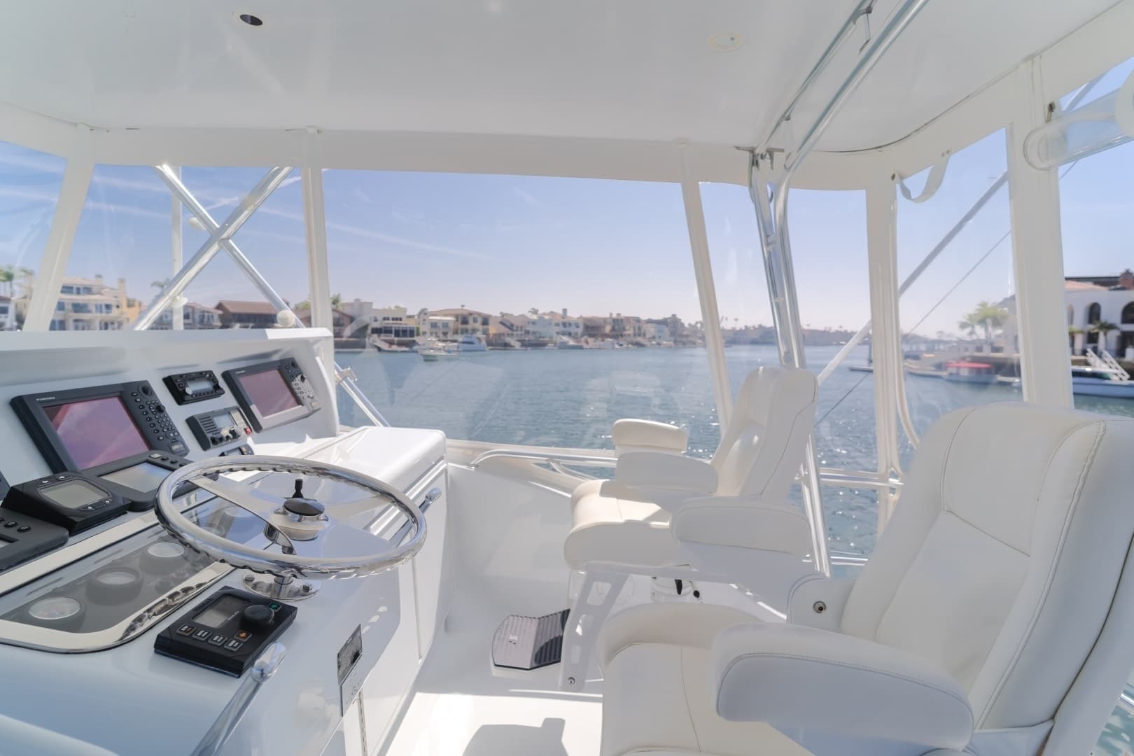2003 Hatteras 54 Convertible - "BRAINWAVE": Flybridge Helm with Dual Seating