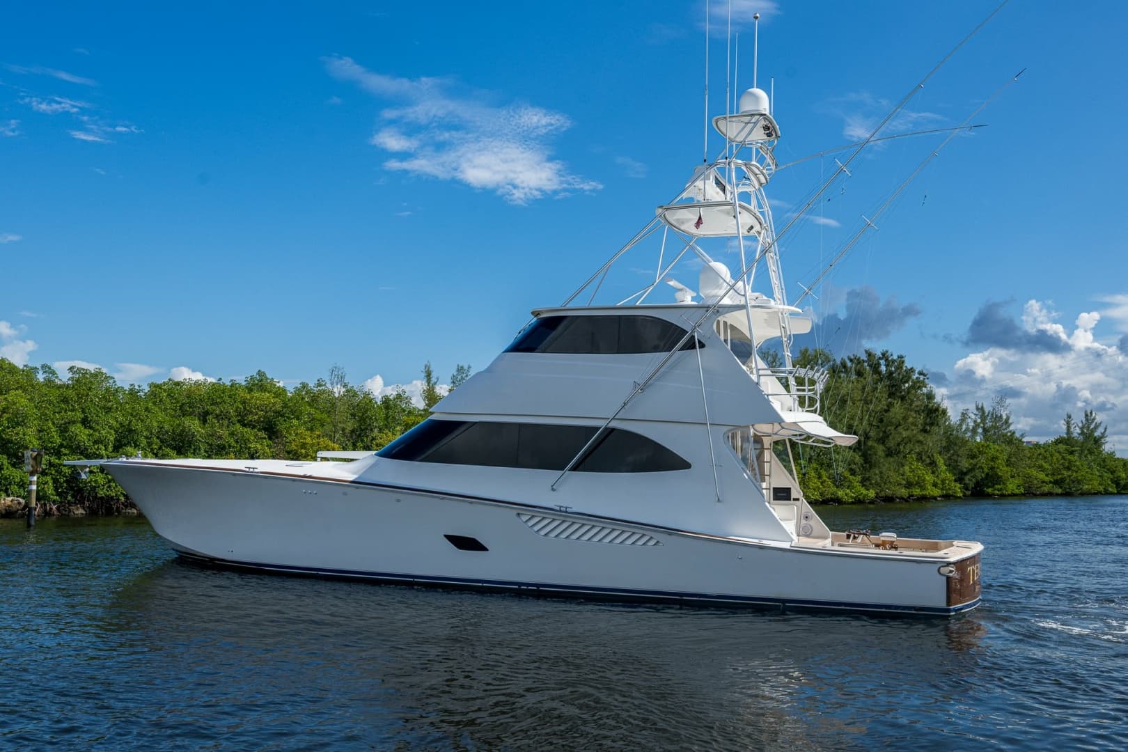 2011 Viking 76 Enclosed Bridge