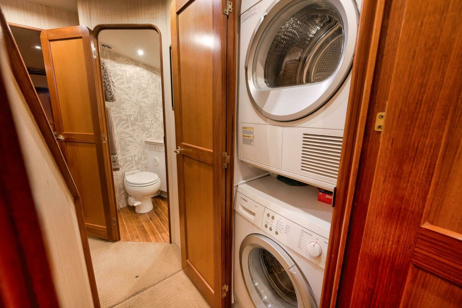 Ocean 57 Positive Attitude - Interior Laundry