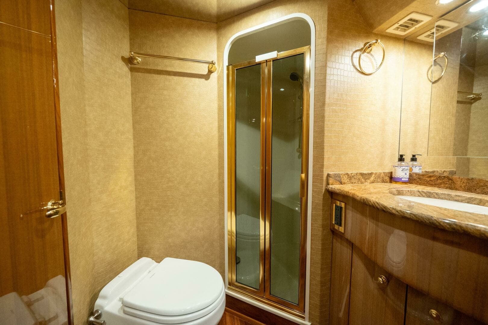 2006 Viking 68 Convertible