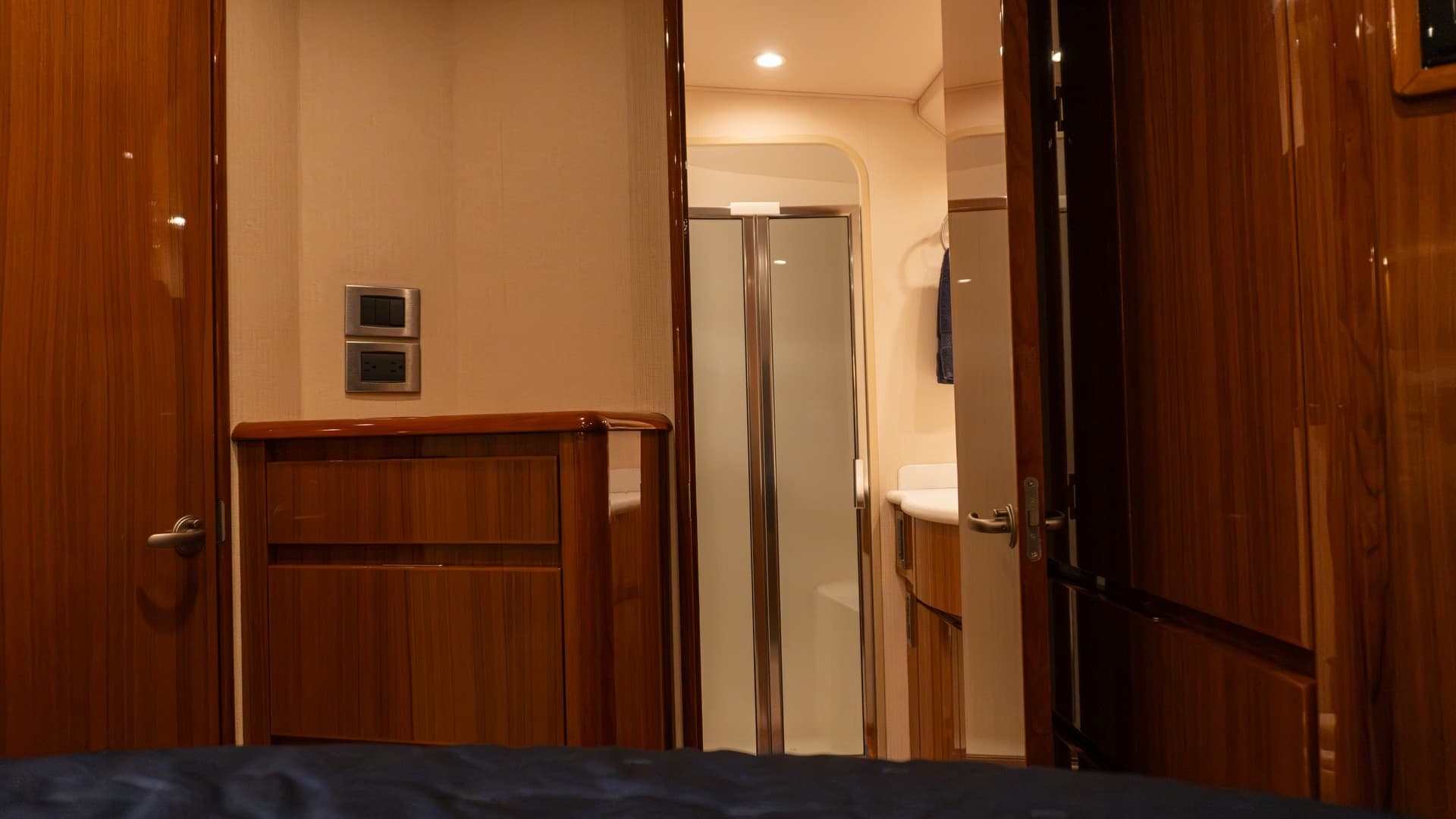 2009 Viking 50 Convertible "Jammin" - Master Stateroom Ensuite Entrance