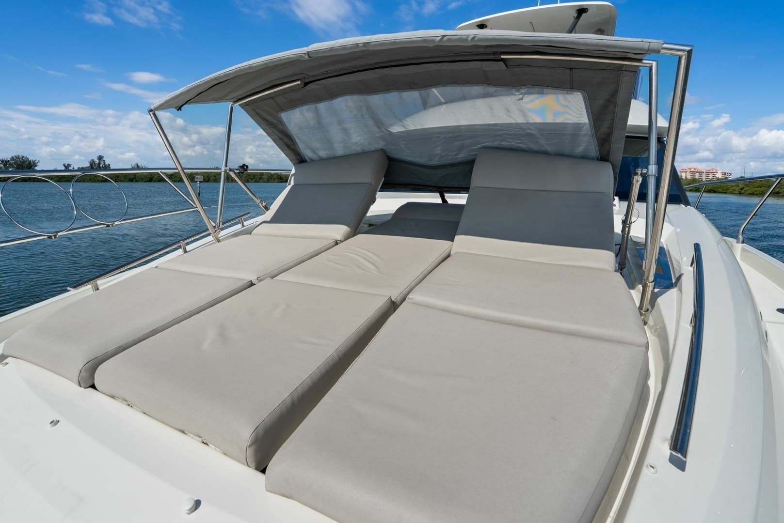 2020 Prestige 460 Flybridge GALATI YACHT SALES TRADE Sun Deck