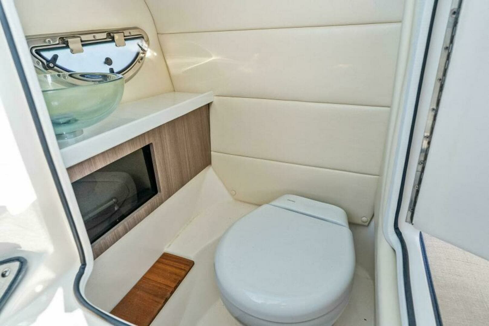 2023 Regal 29 OBX - Head
