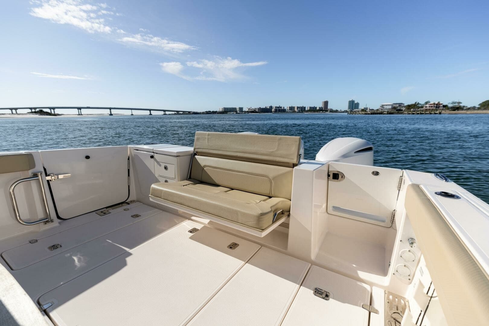 2019 Pursuit S 368 Moon Dogg Bench Seating