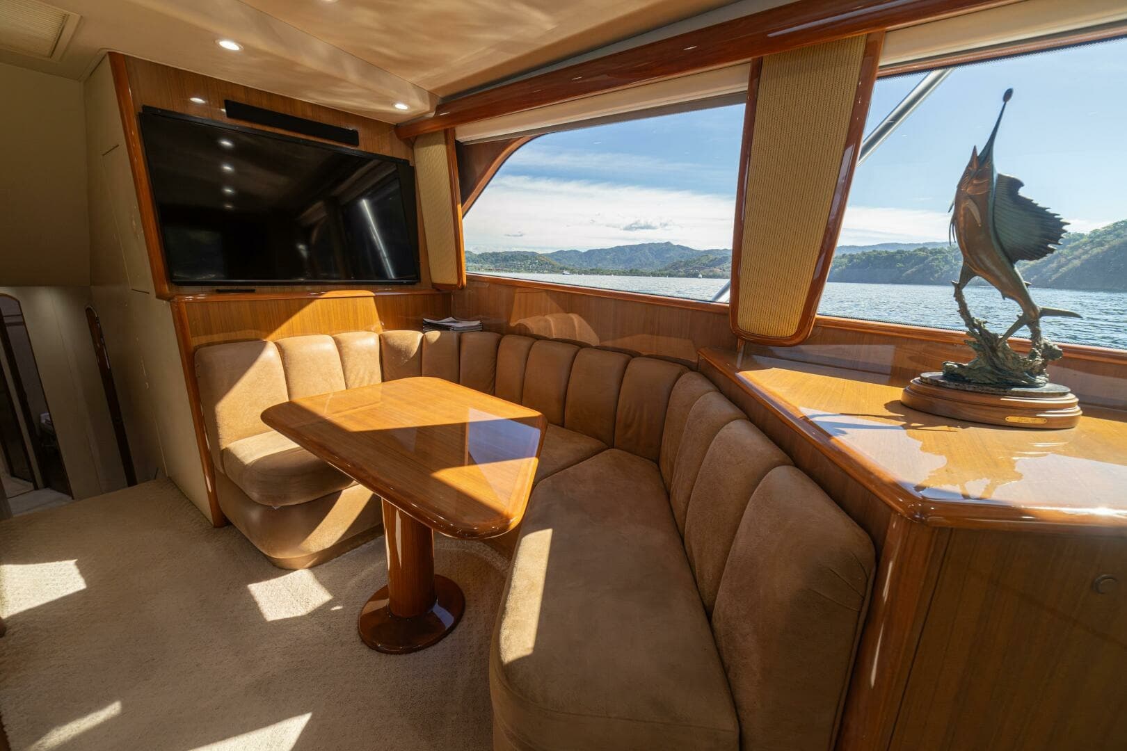 2006 Viking 56 "Scandaloso"