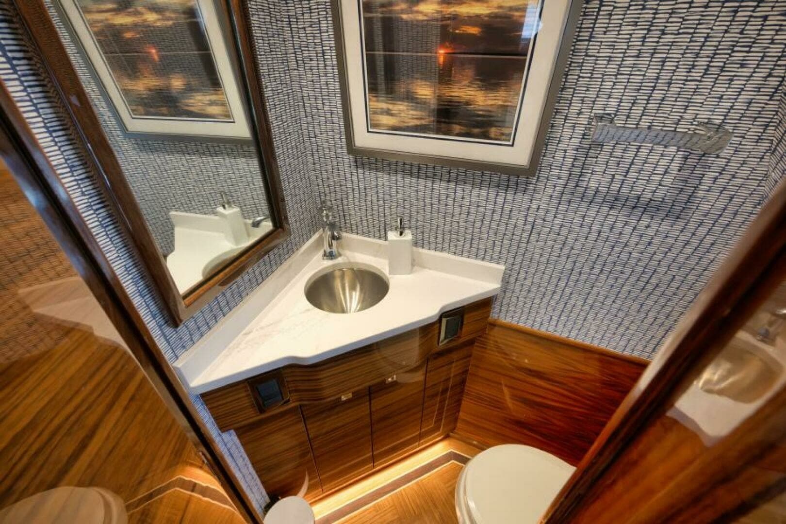 2024 Viking 68 Convertible- GYS TRADE- Salon Day Head