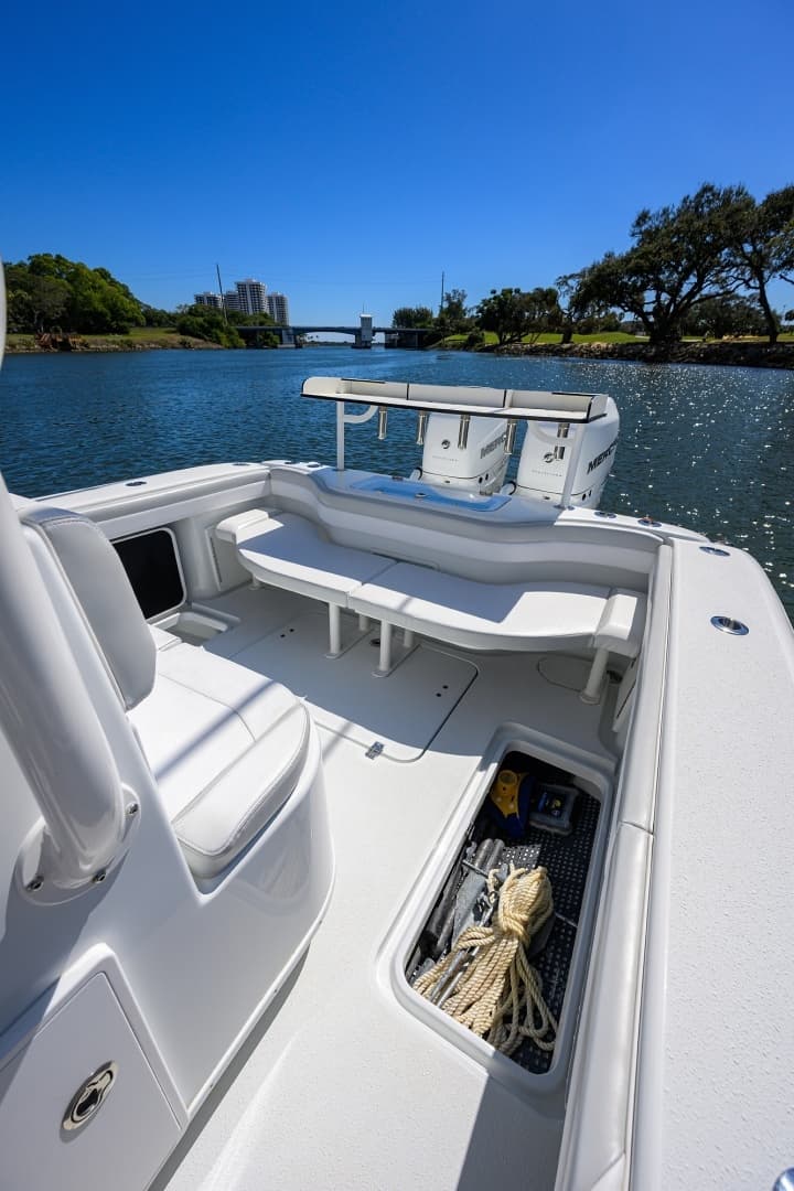Yellowfin 34 - Cockpit