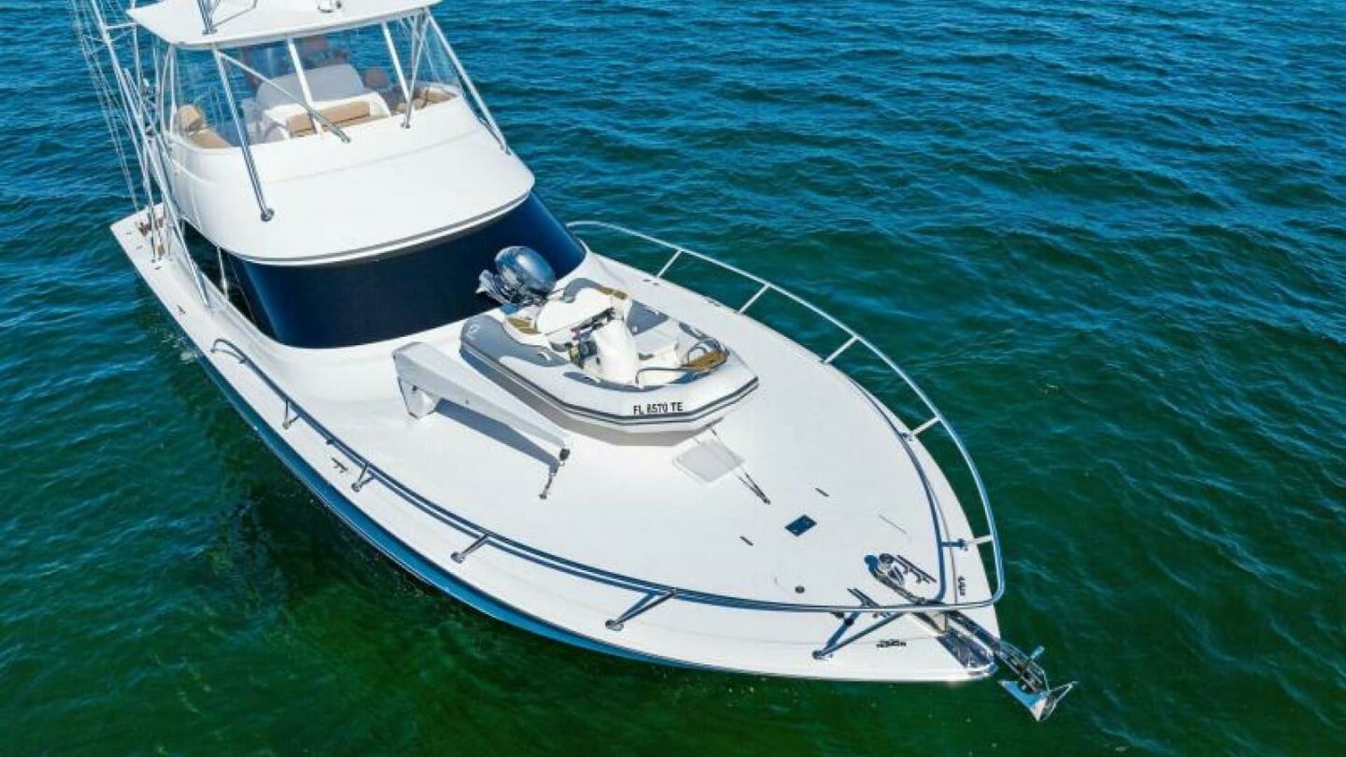 Bow with Tender and Railings
