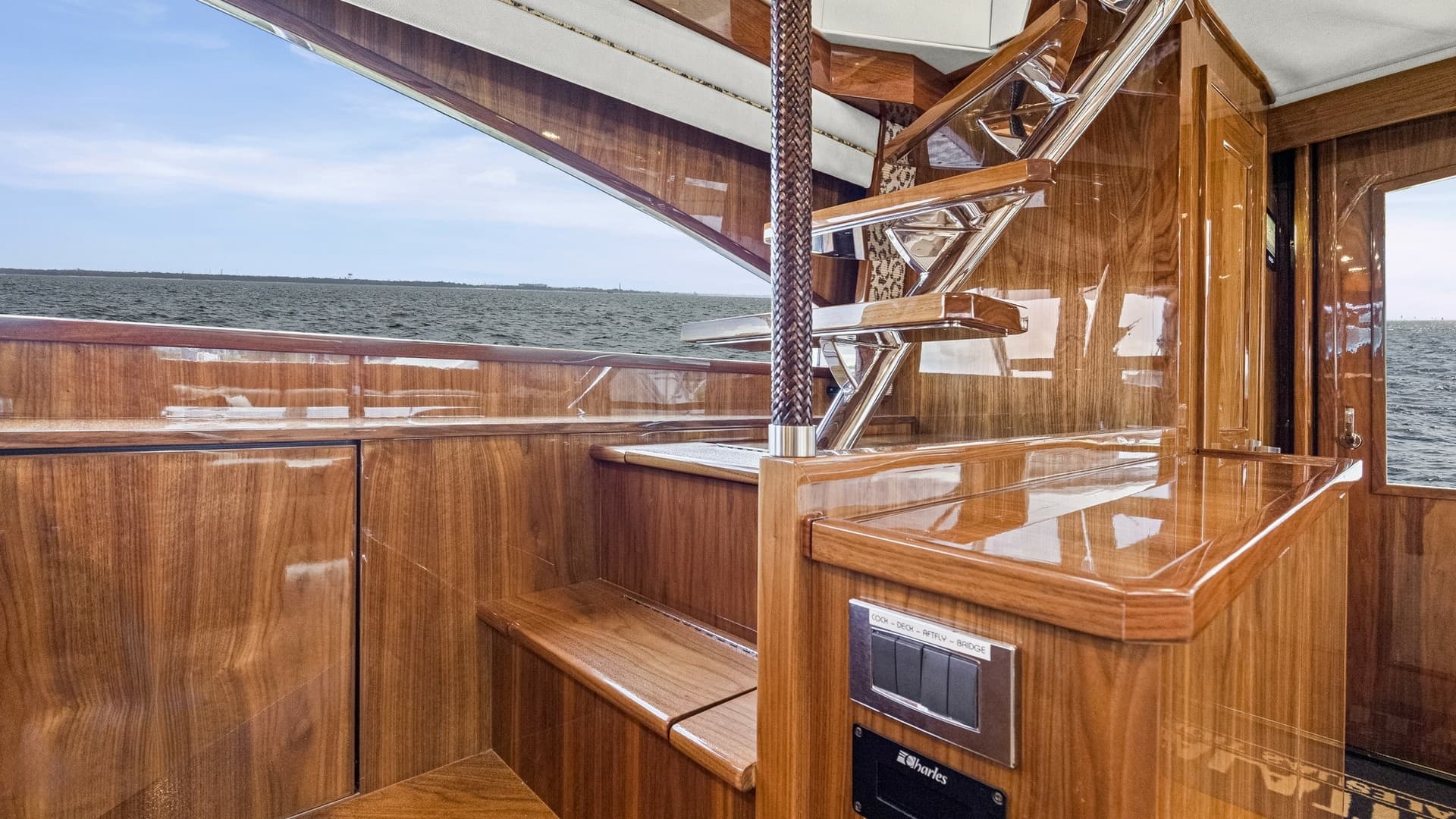 2017 72 Viking Enclosed Bridge Share-E Salon (4)