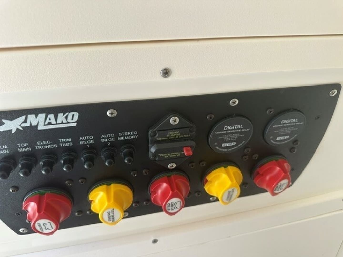 2018 Mako 284