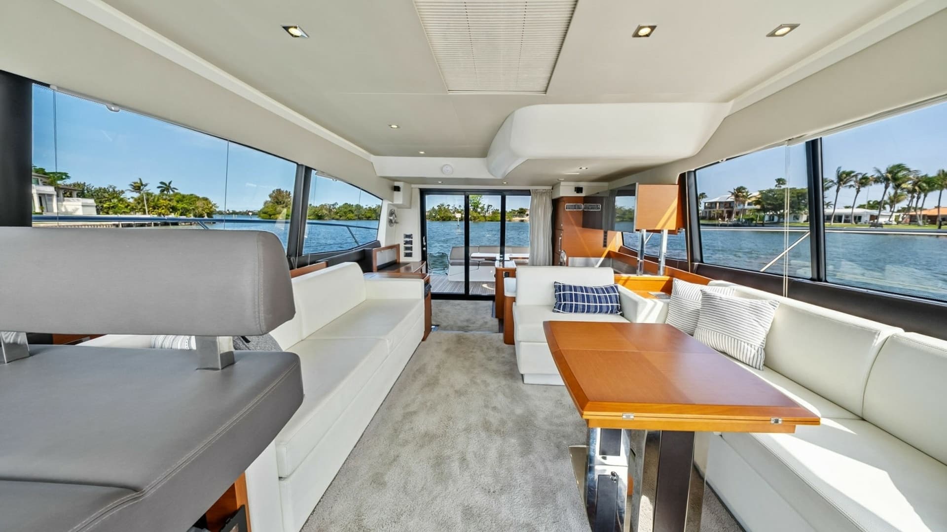 2015 Prestige 550 'Legacy'