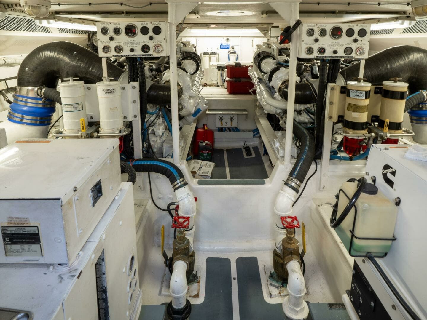 Viking 58 BAREFOOT - Engine Room