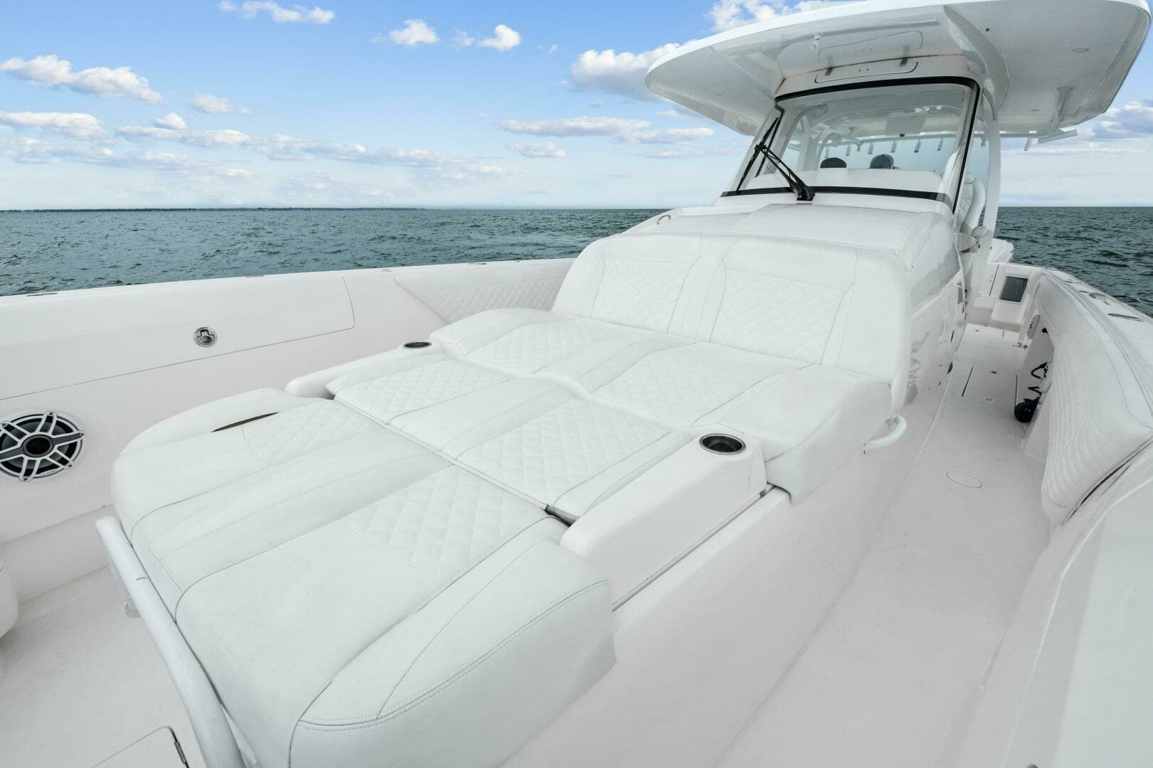 2020 Intrepid 400 CC - Bow Seating