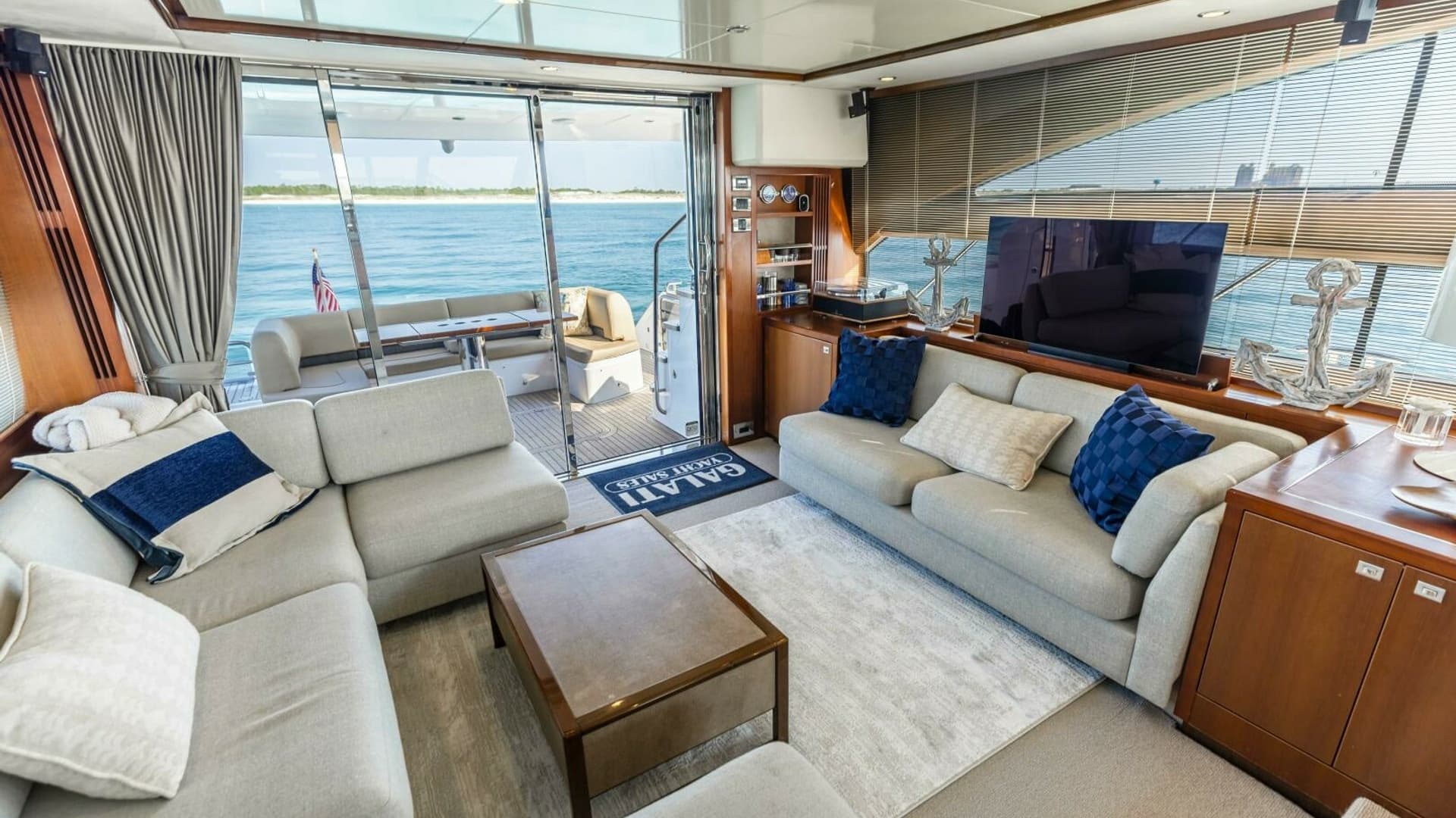 2011 Princess 64 'Harbor Story' - Salon