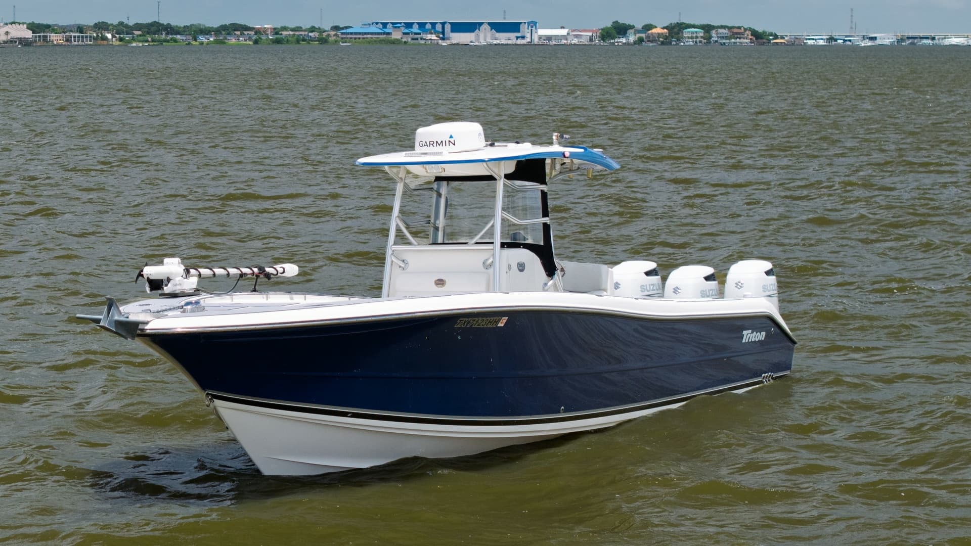 Triton 351 Center Console Exterior View