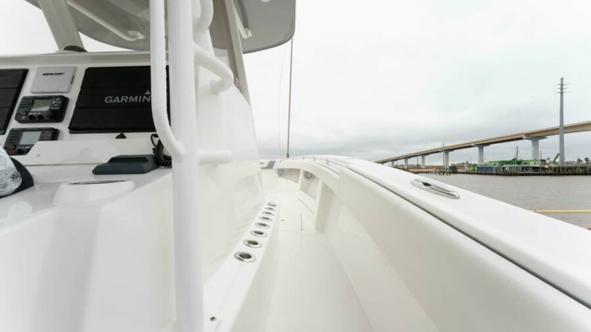 2019 Invincible 39 Open