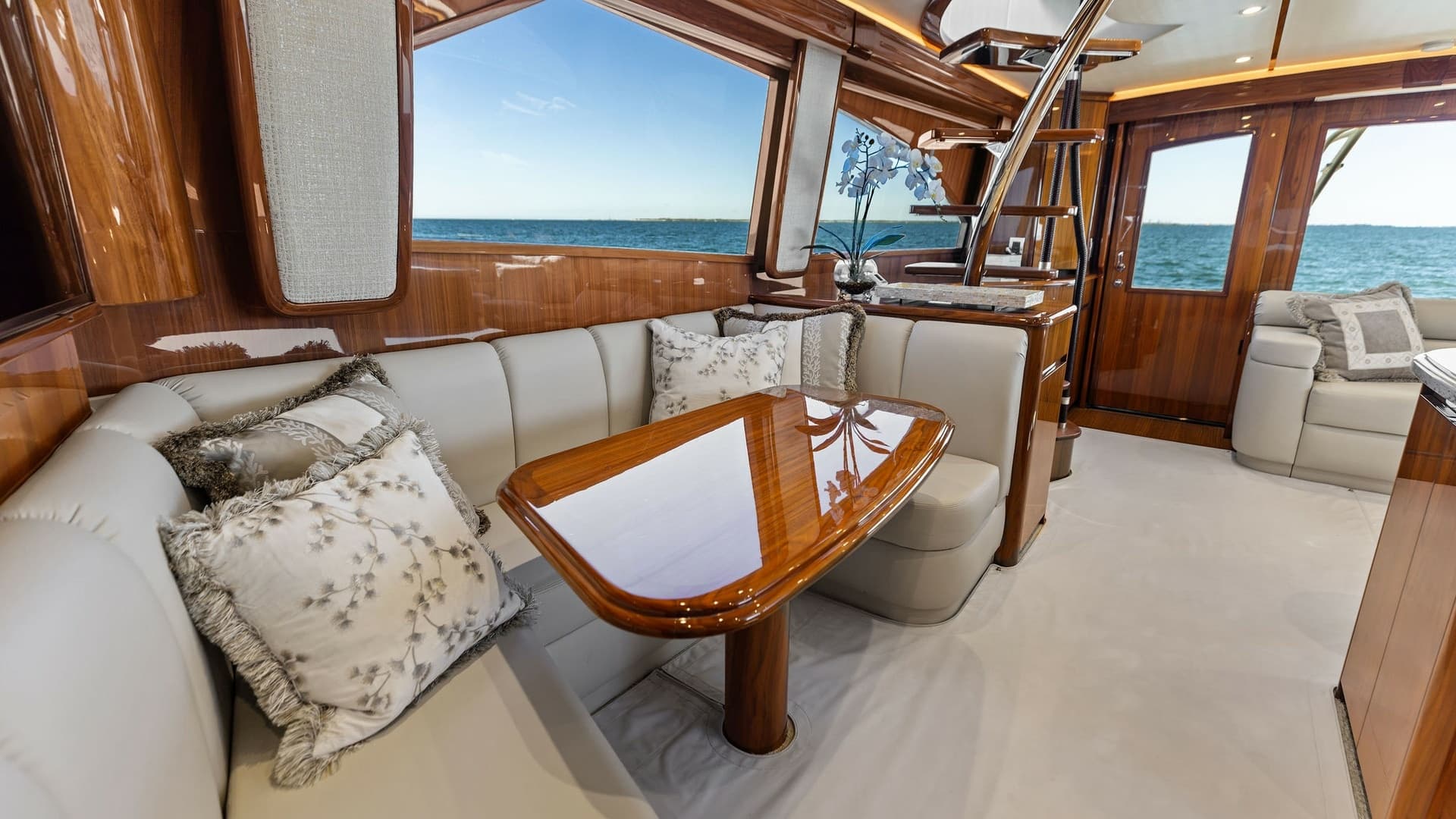 Luxurious Salon with Ocean Views