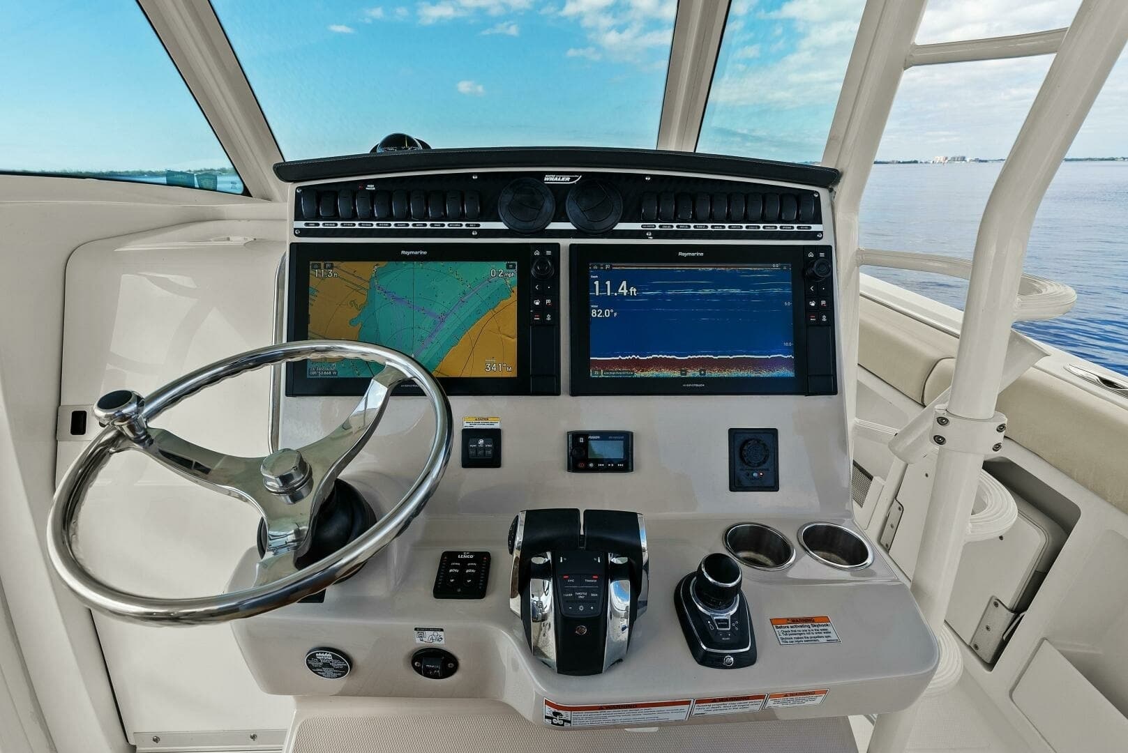 2019 Boston Whaler 380 Outrage 'Lima Kilo' - Helm