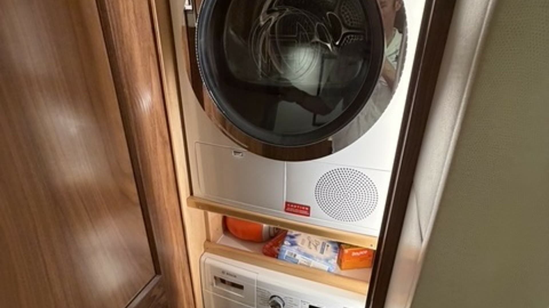2022 Viking 68 Convertible Washer / Dryer