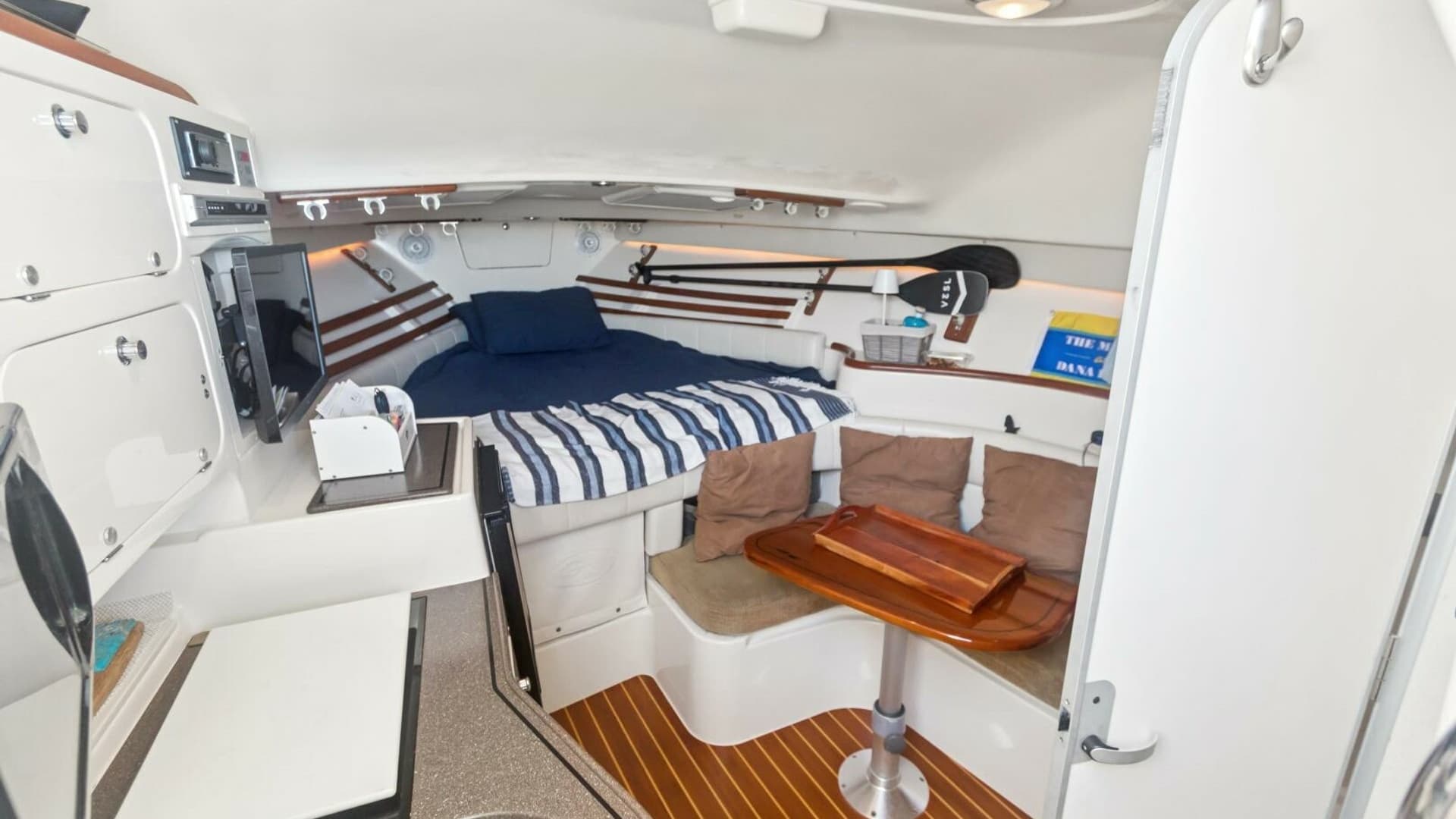 2006 Grady-White 330 Express - "POLE POSITION": Interior Cabin with Dinette and Berth