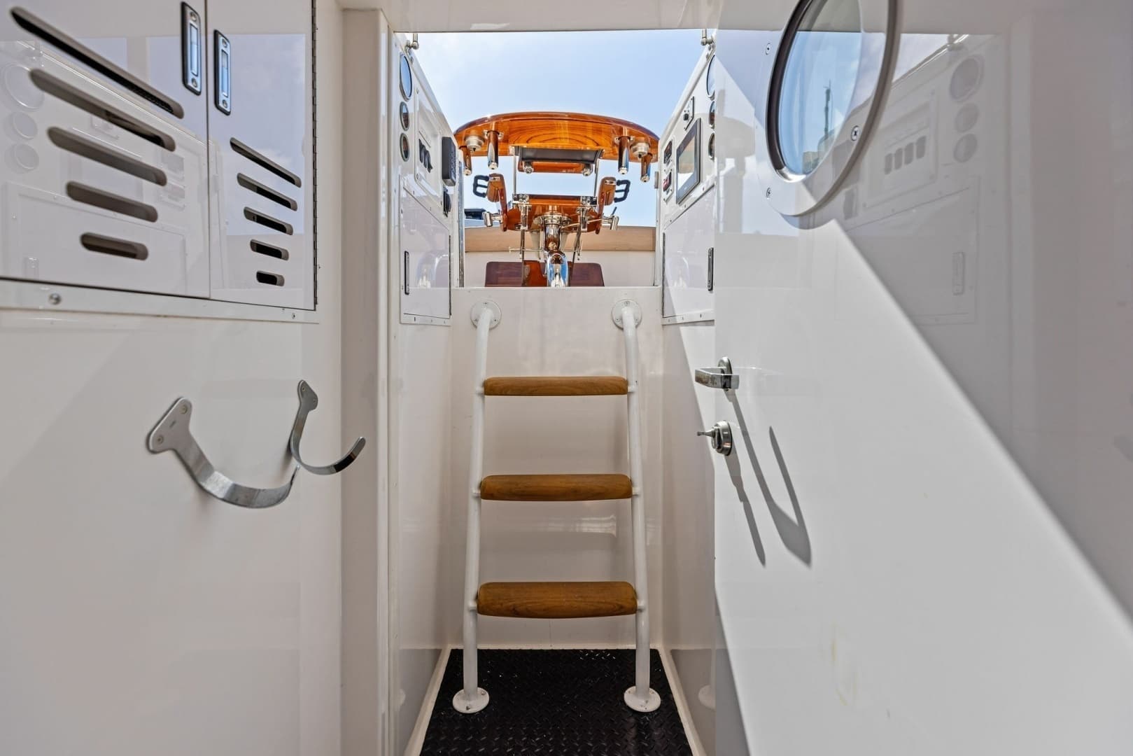 2008 Viking 68 Skybridge "Liquid Apple"