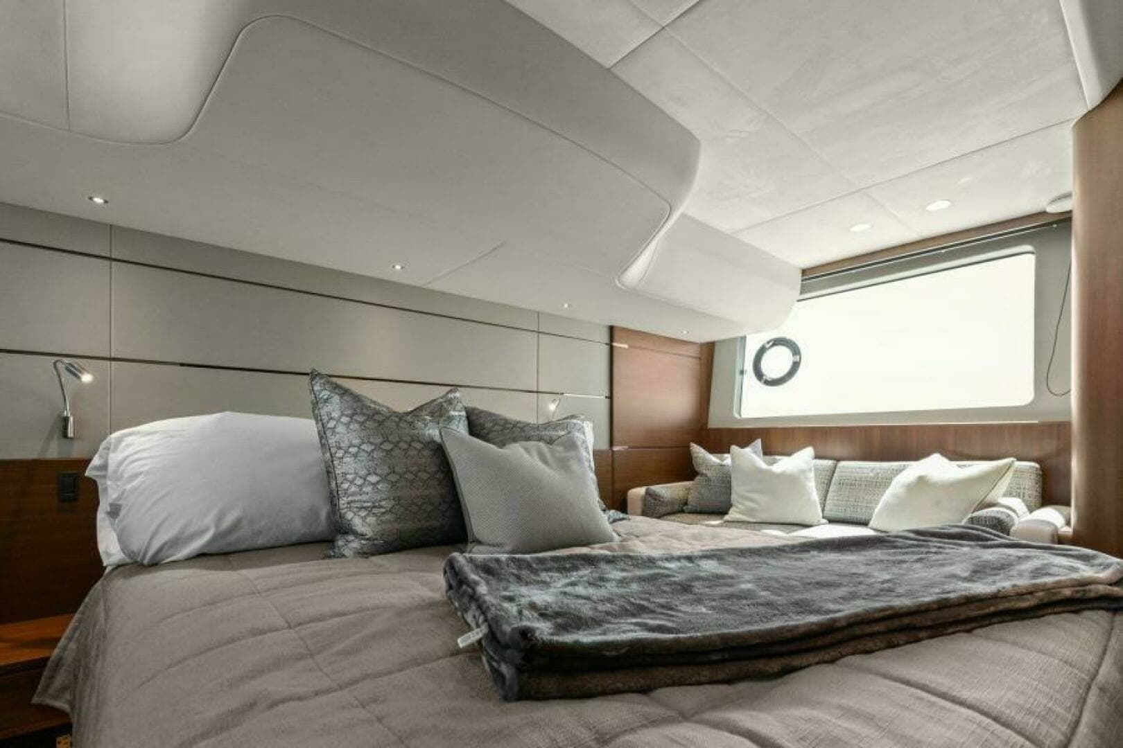 2016 60 Princess Flybridge - Princess Rose Too - 