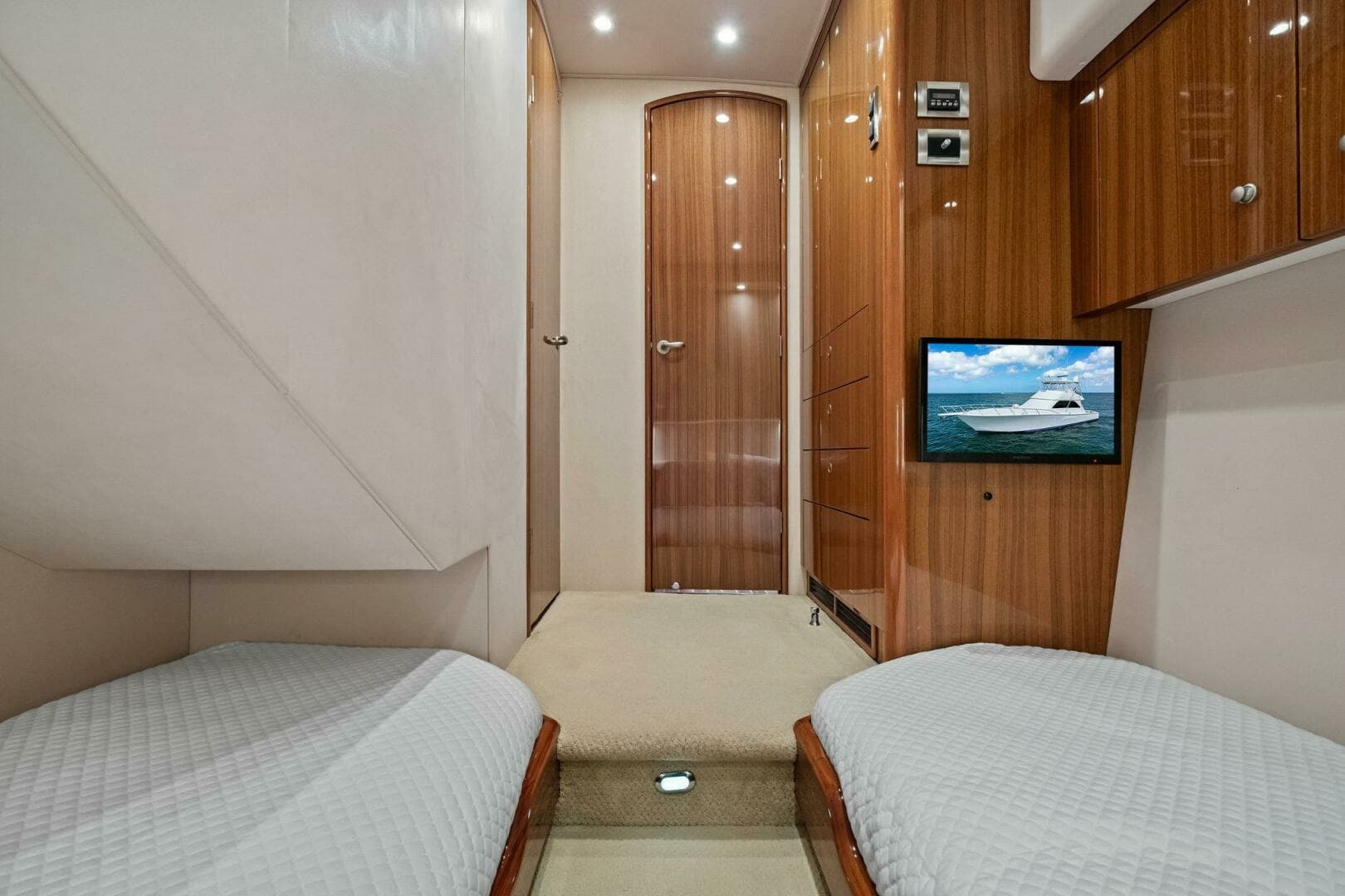 2008 Viking 64 Convertible