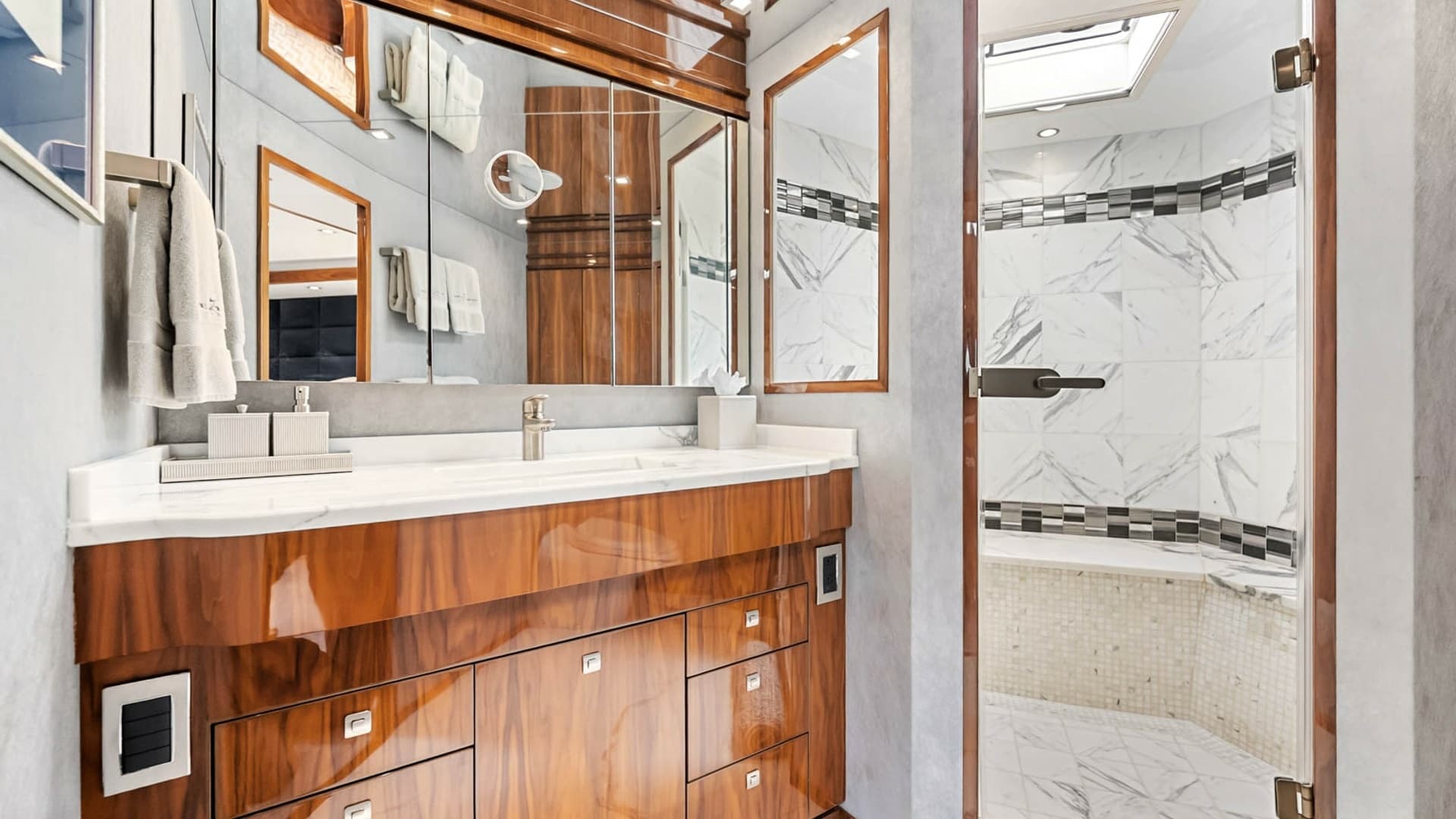 Luxurious En-Suite Bathroom Interior