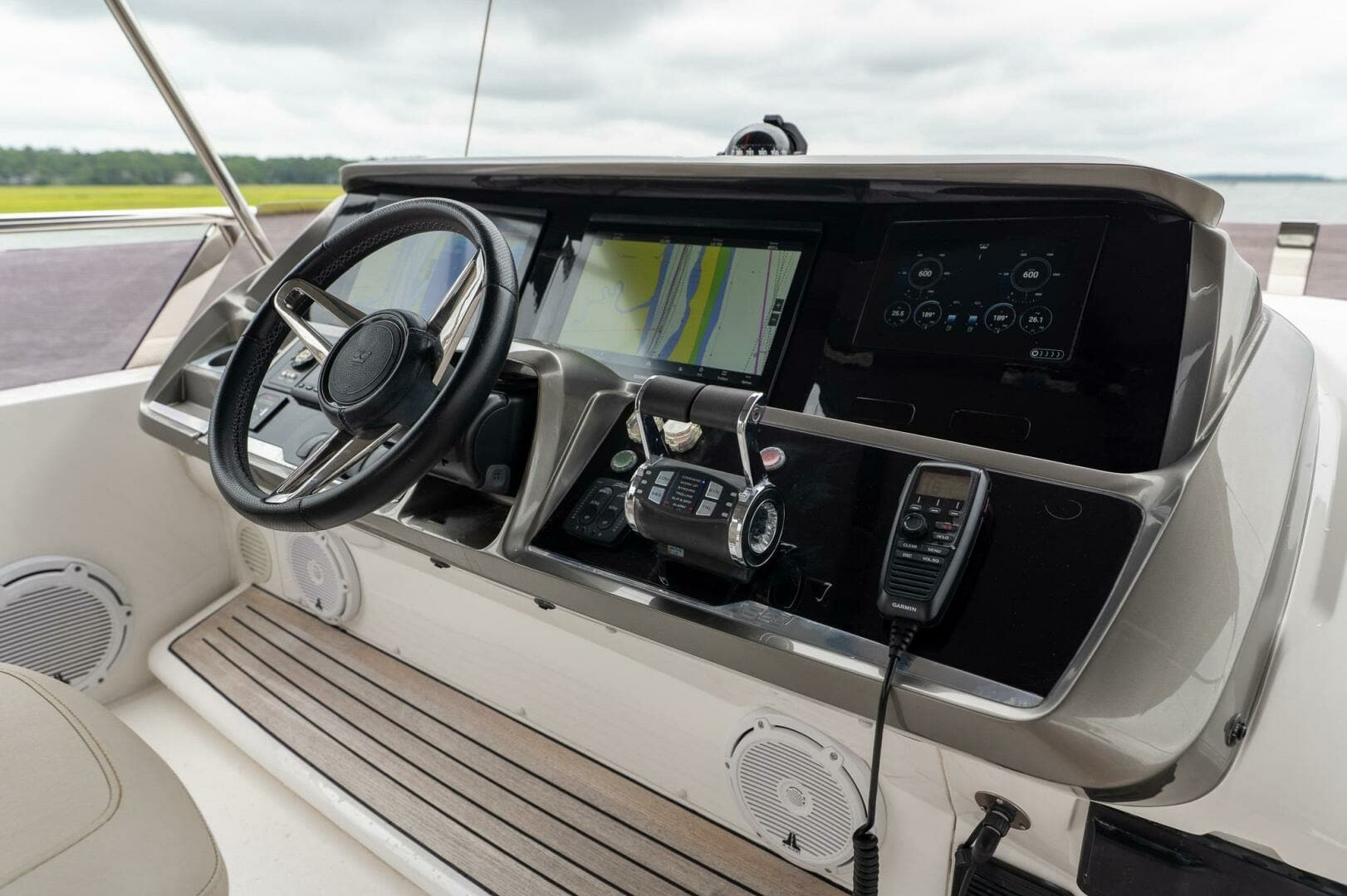 Princess 62 - Regent - Sport Bridge Helm