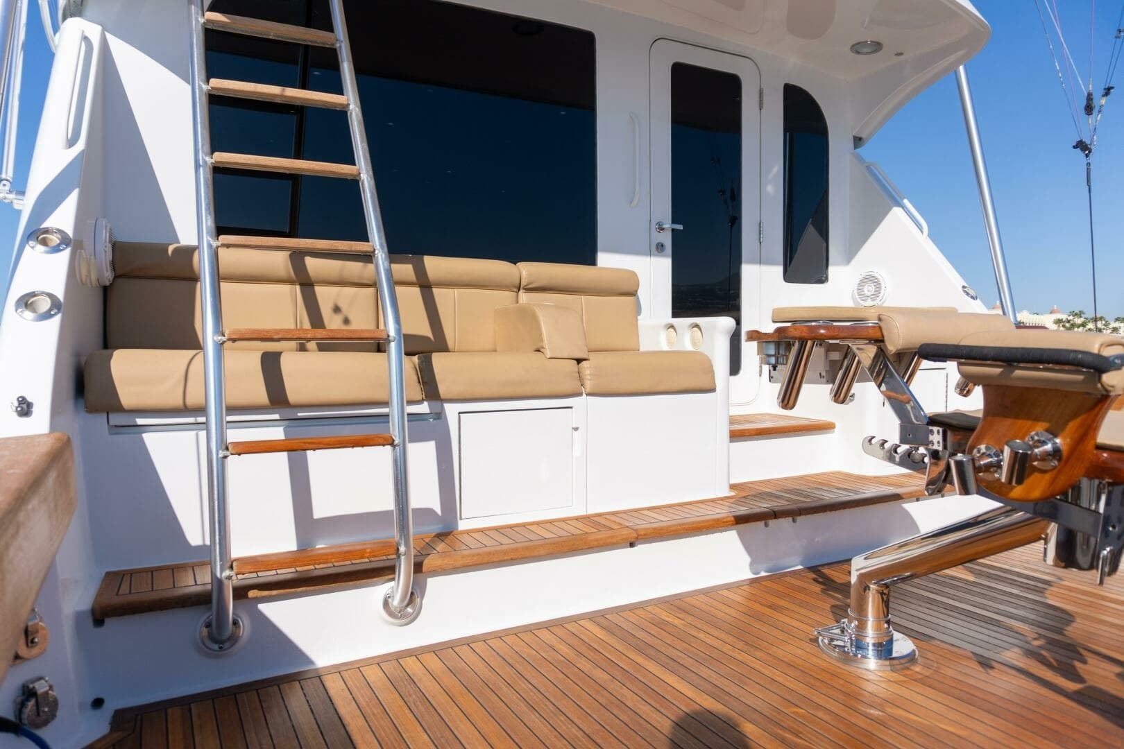 2001 Hatteras 60 Convertible - Sinyorita Salada