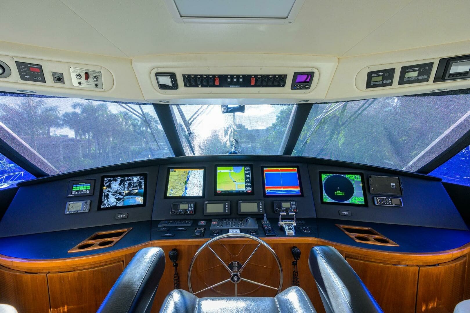 Helm Station