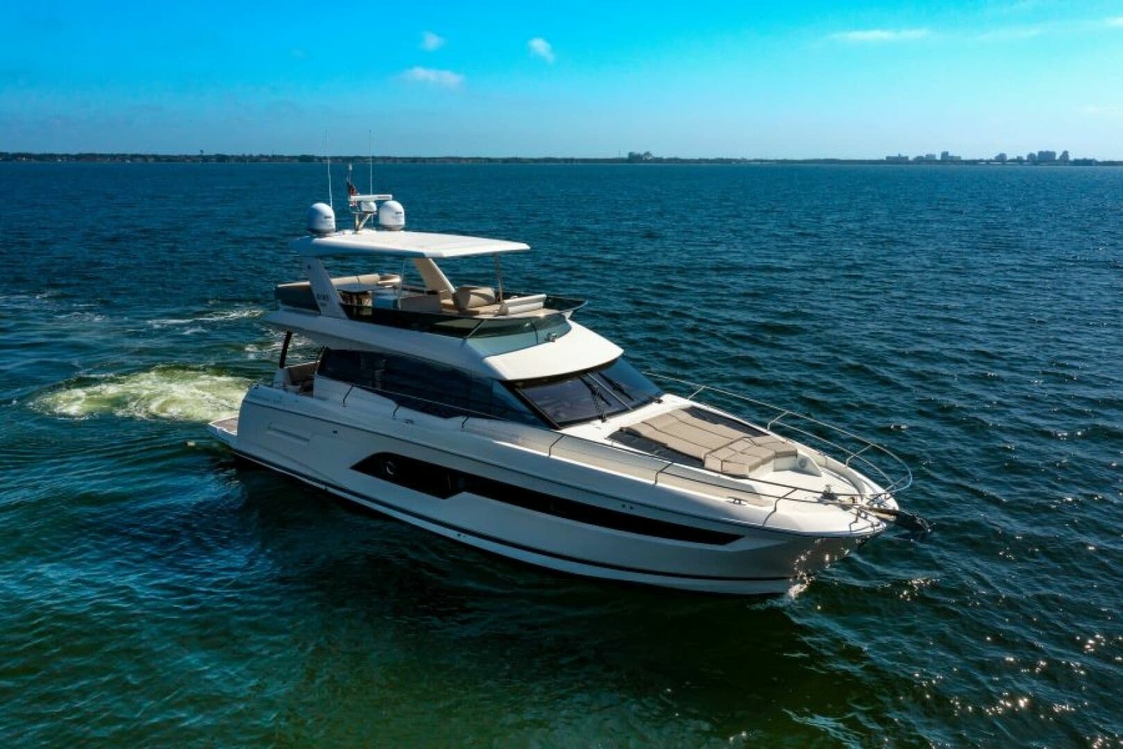 2020 Prestige 630 FB  Stbd