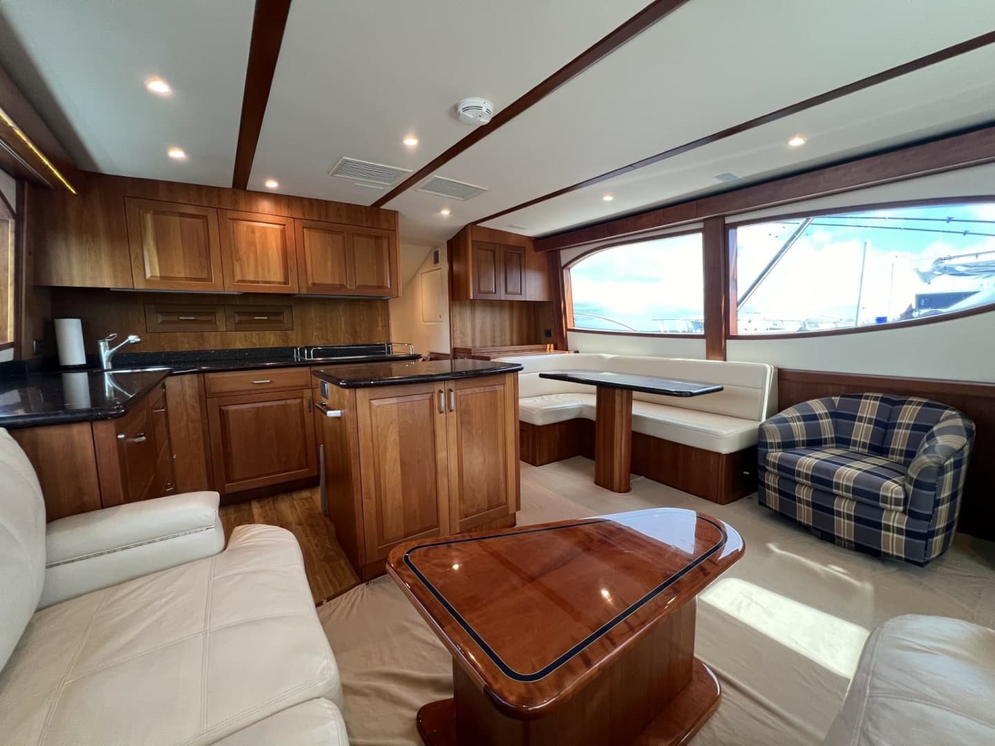 2013 Hatteras GT 54