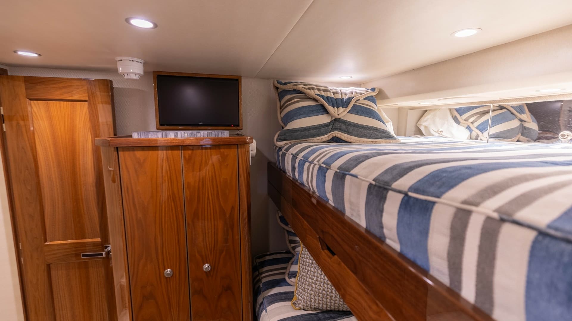 Guest Cabin with Bunk Beds