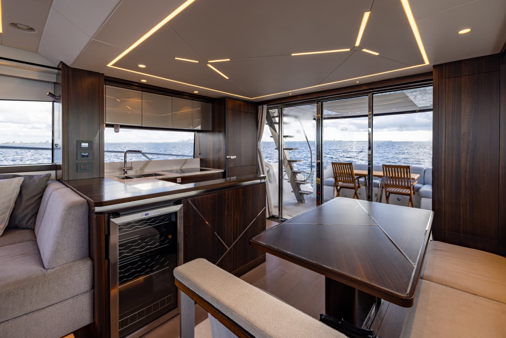 2022 Sunseeker Manhattan 68