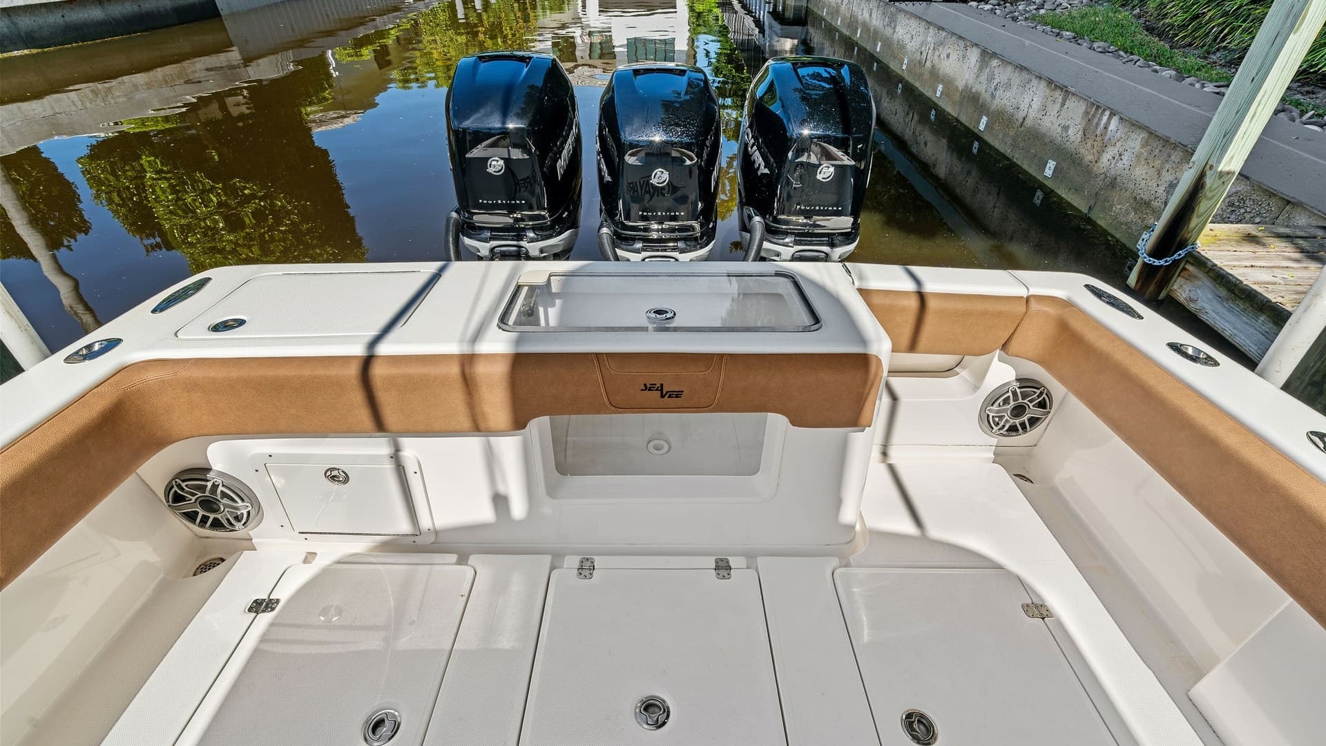 Aft Deck with Triple Outboards