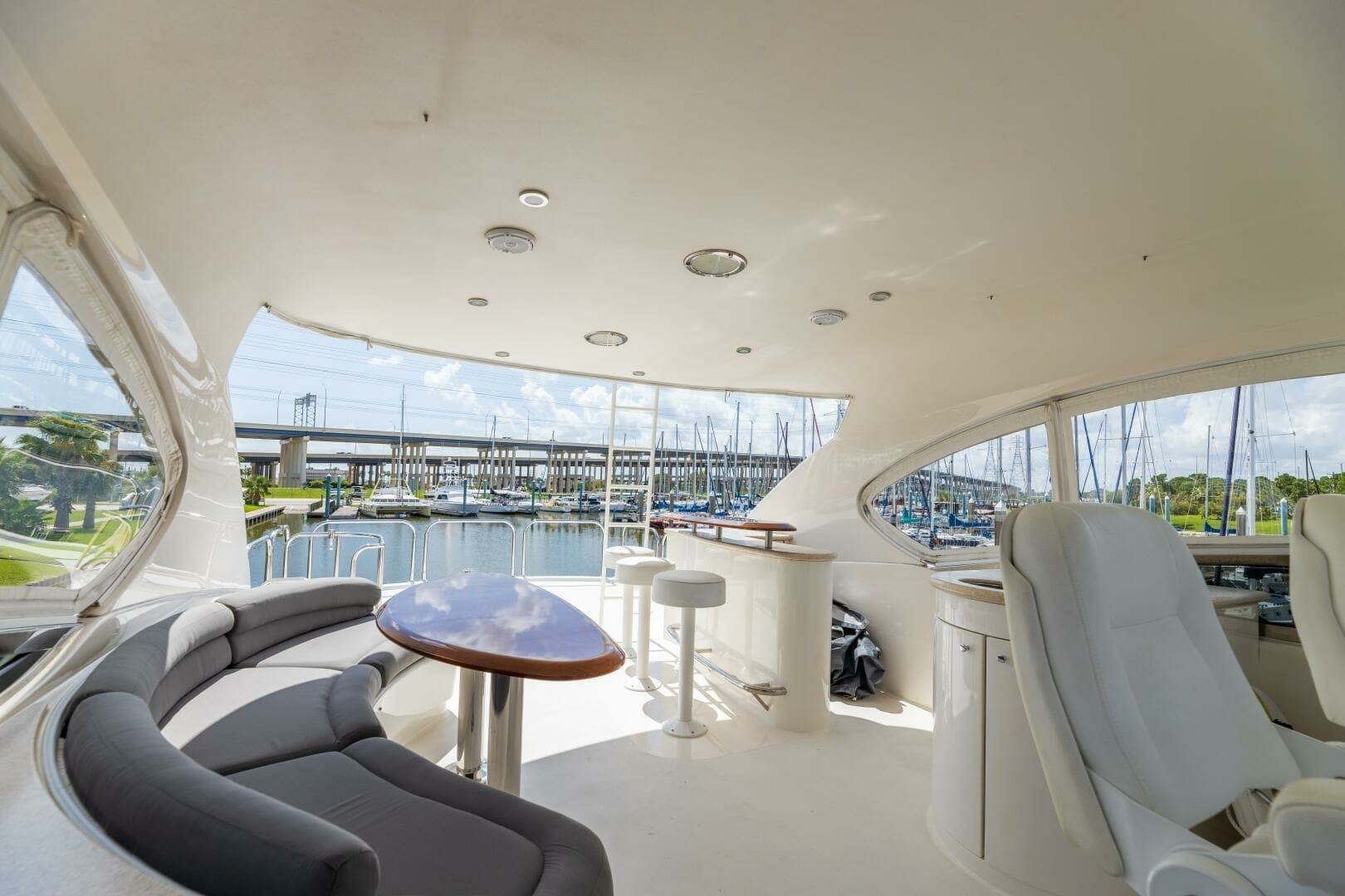 2007 Lazzara 74 Motor Yacht Kathleen